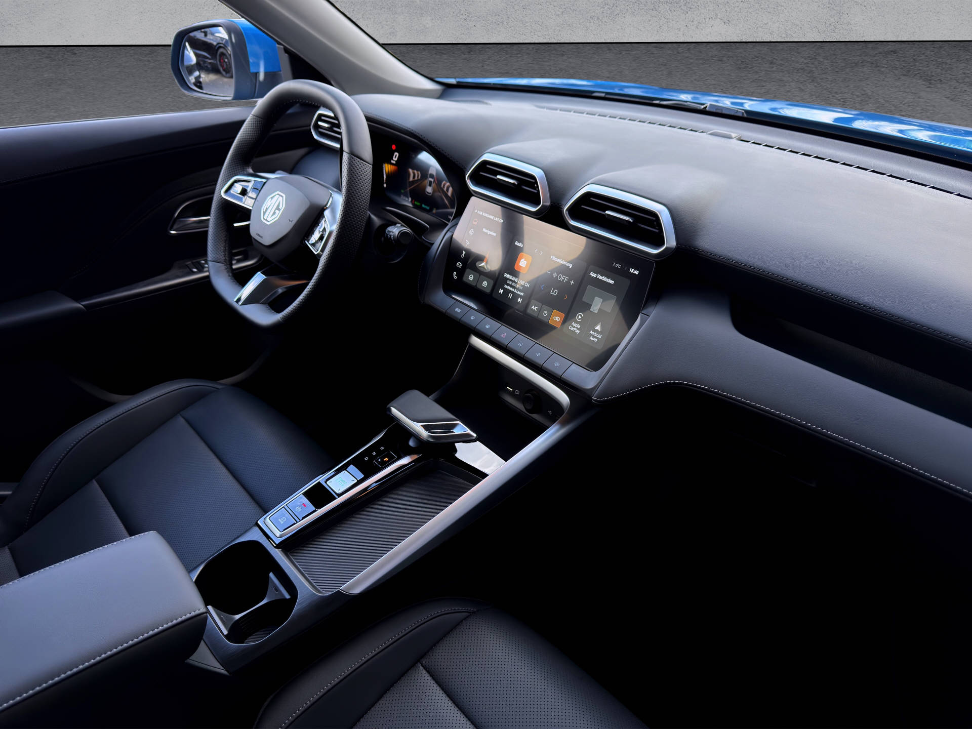 MG ZS 1.5 Hybrid+ Luxury-image-12