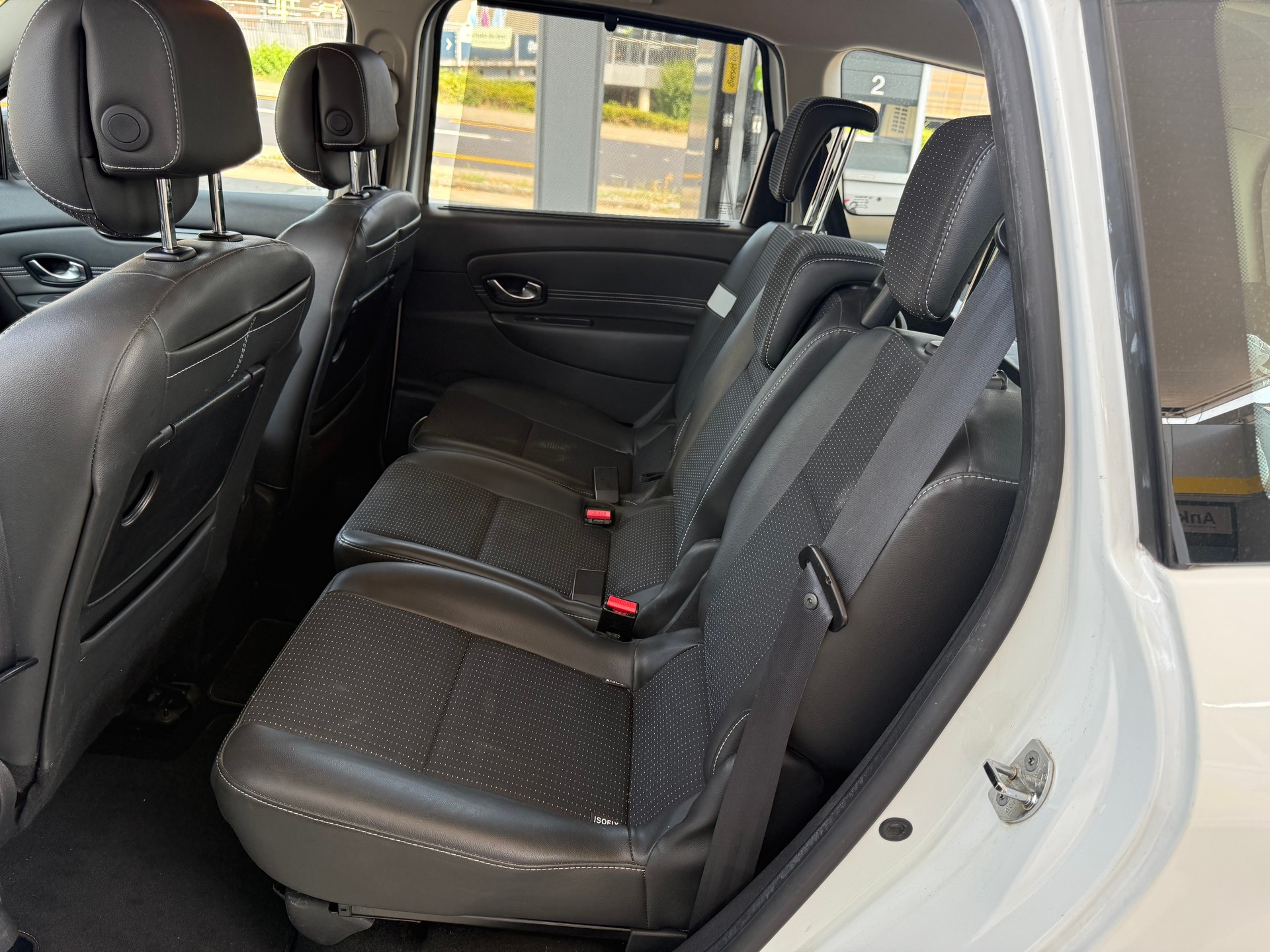 RENAULT Grand Scénic 1.5 dCi Dynamique EDC-image-9