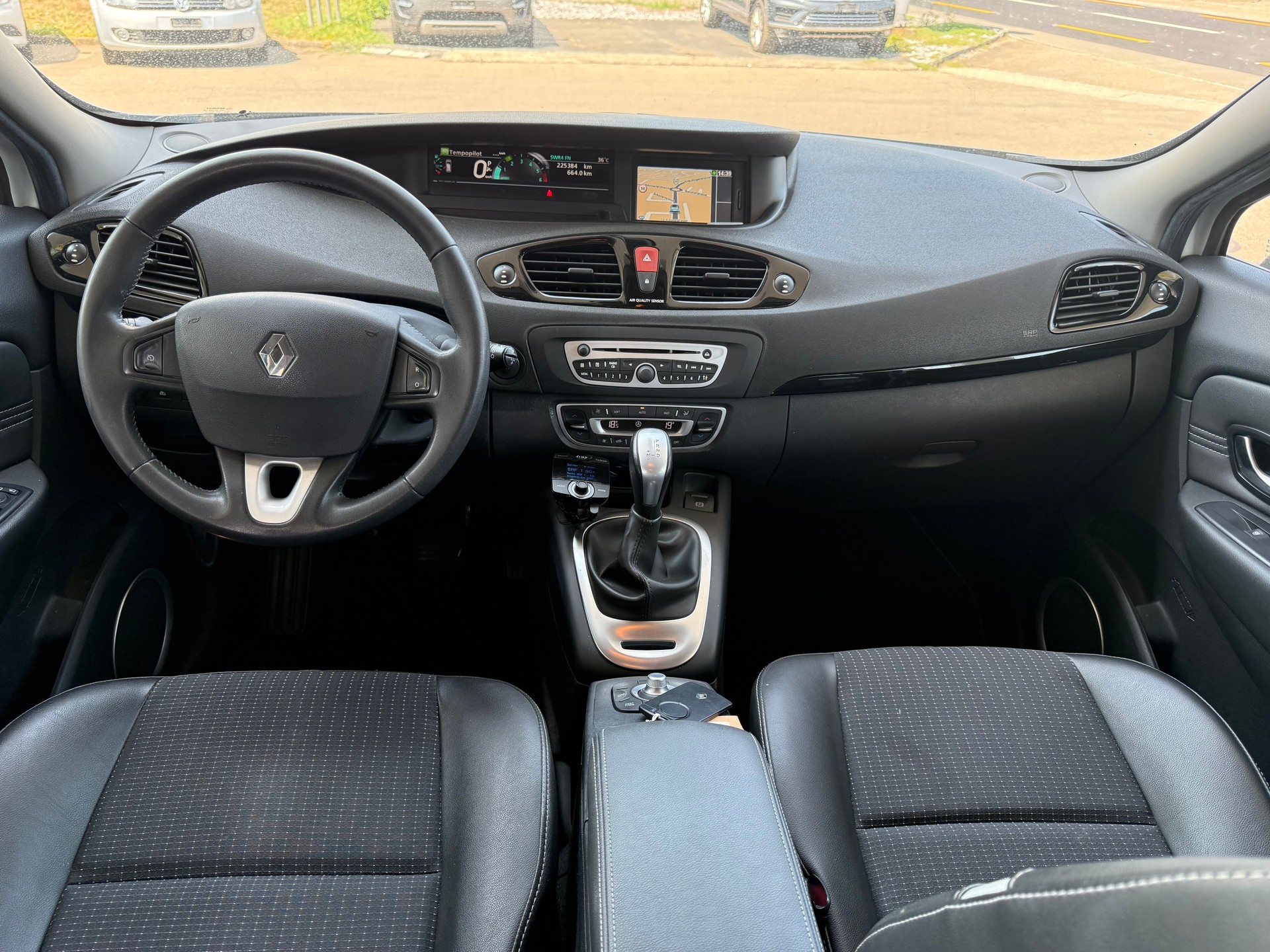 RENAULT Grand Scénic 1.5 dCi Dynamique EDC-image-6