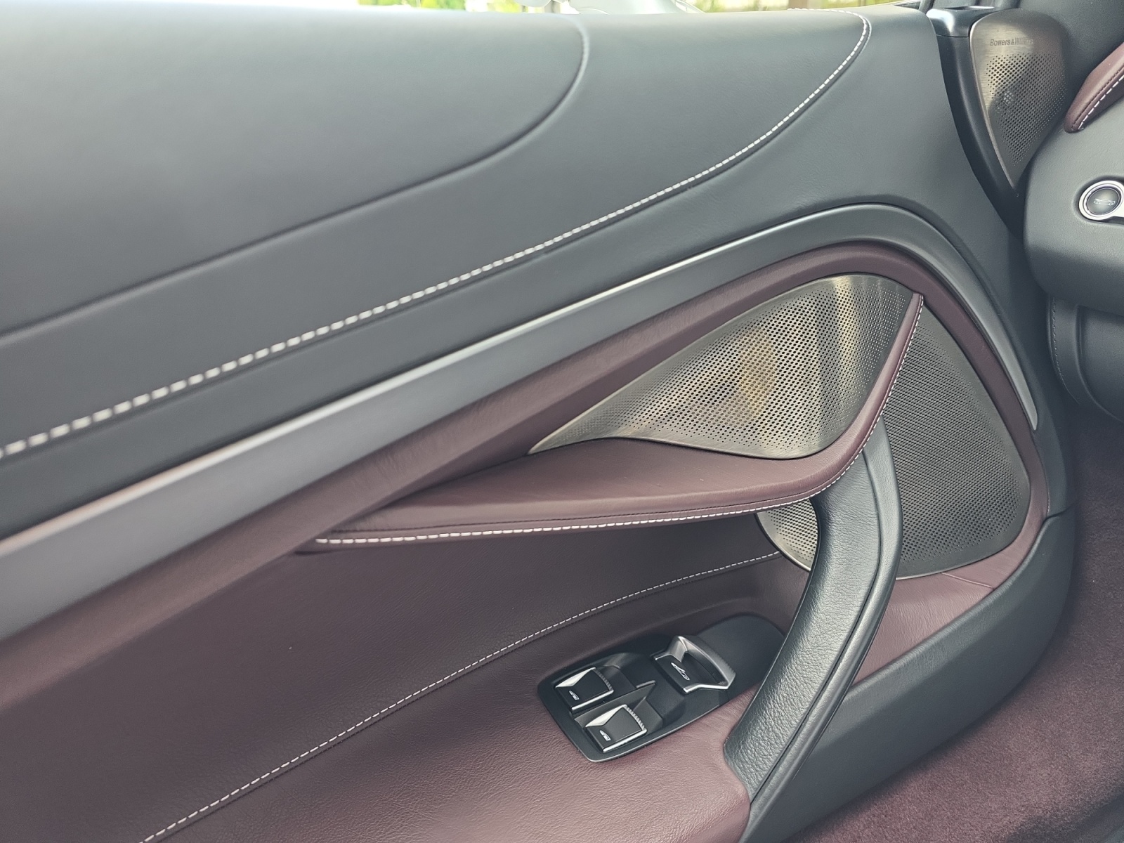 McLAREN 720S Spider Luxury 4.0 V8 SSG-image-10