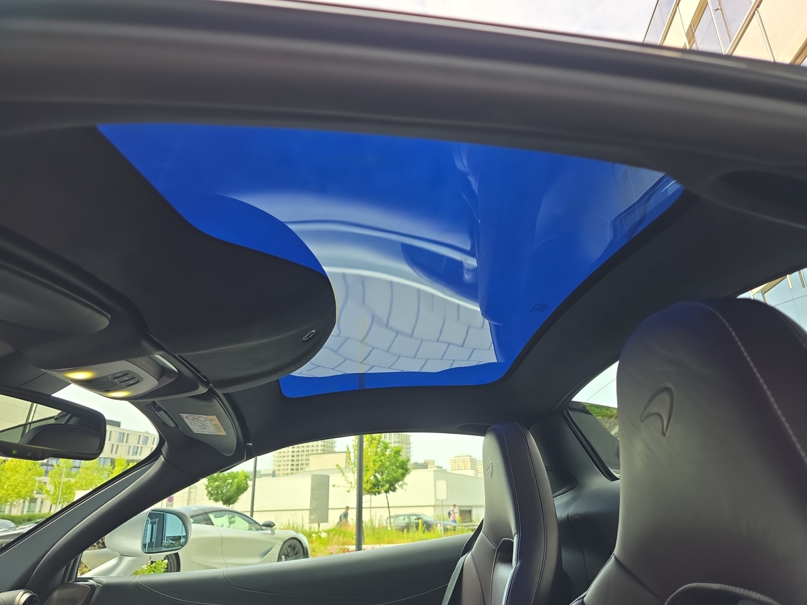 McLAREN 720S Spider Luxury 4.0 V8 SSG-image-19