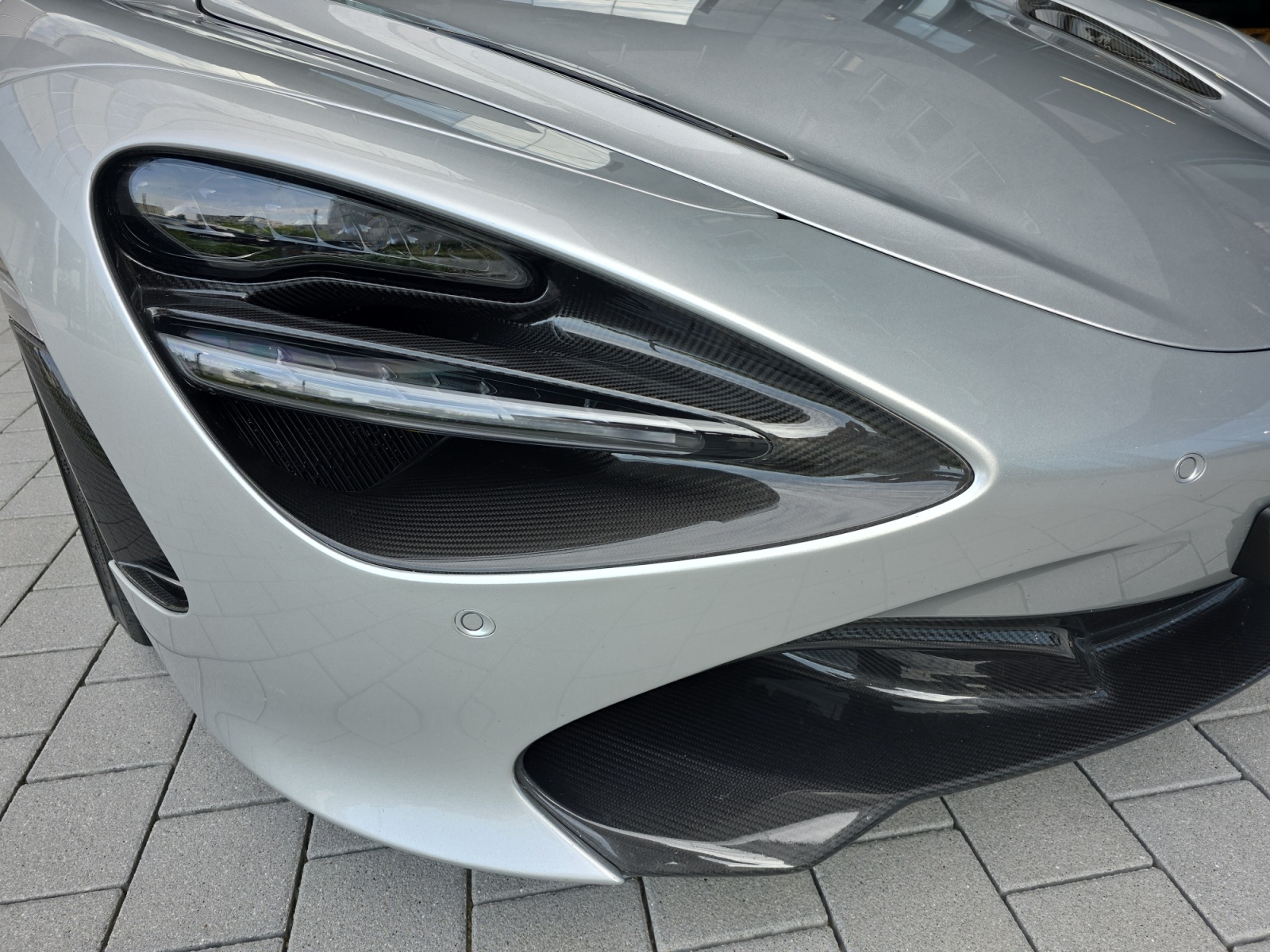 McLAREN 720S Spider Luxury 4.0 V8 SSG-image-17