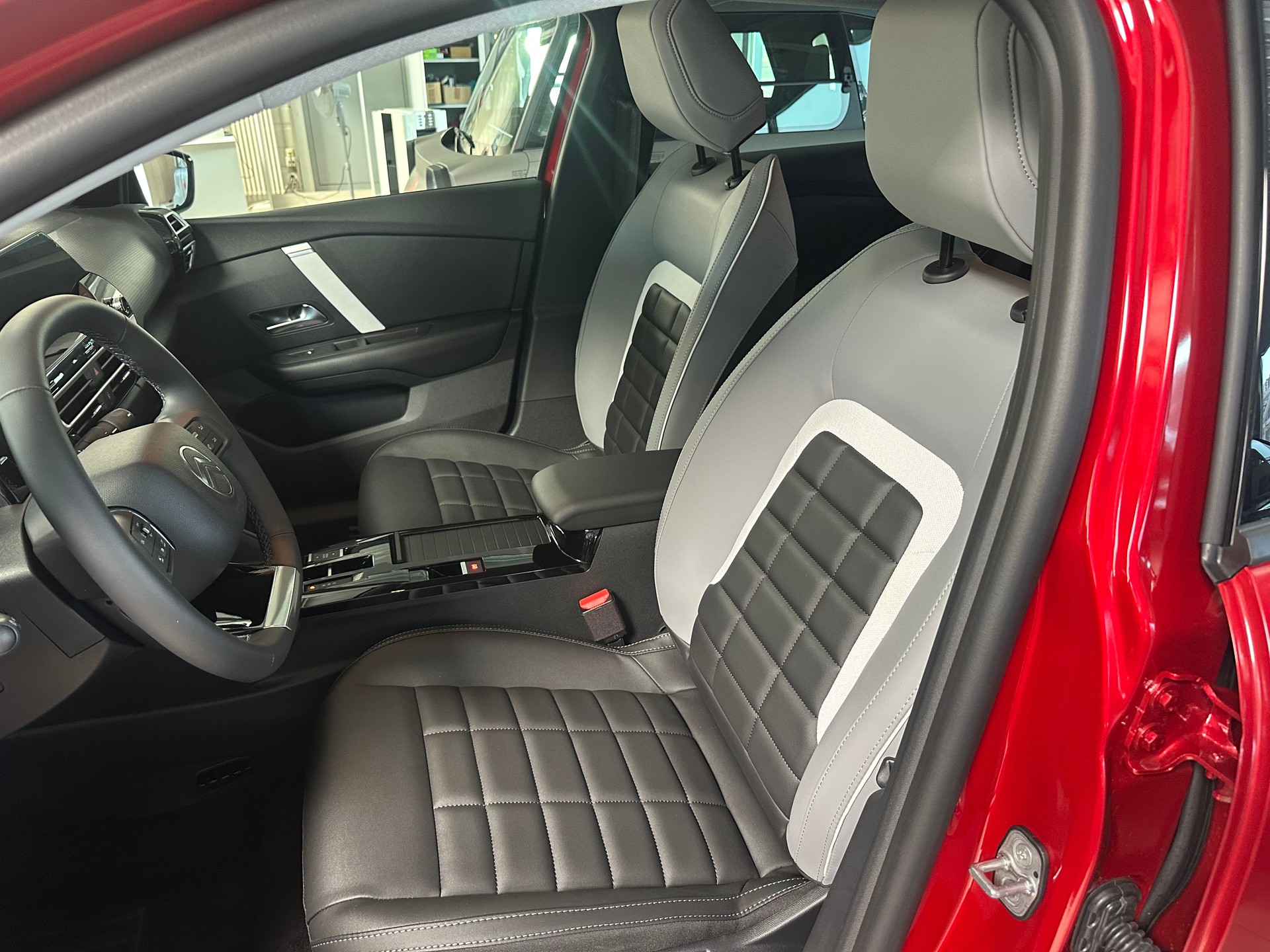 CITROEN C4 Hybrid 136 e-DCS6 Max-image-10