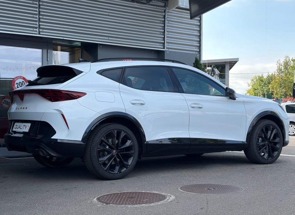 CUPRA Formentor 2.0 TSi VZ Black Edition-image-2
