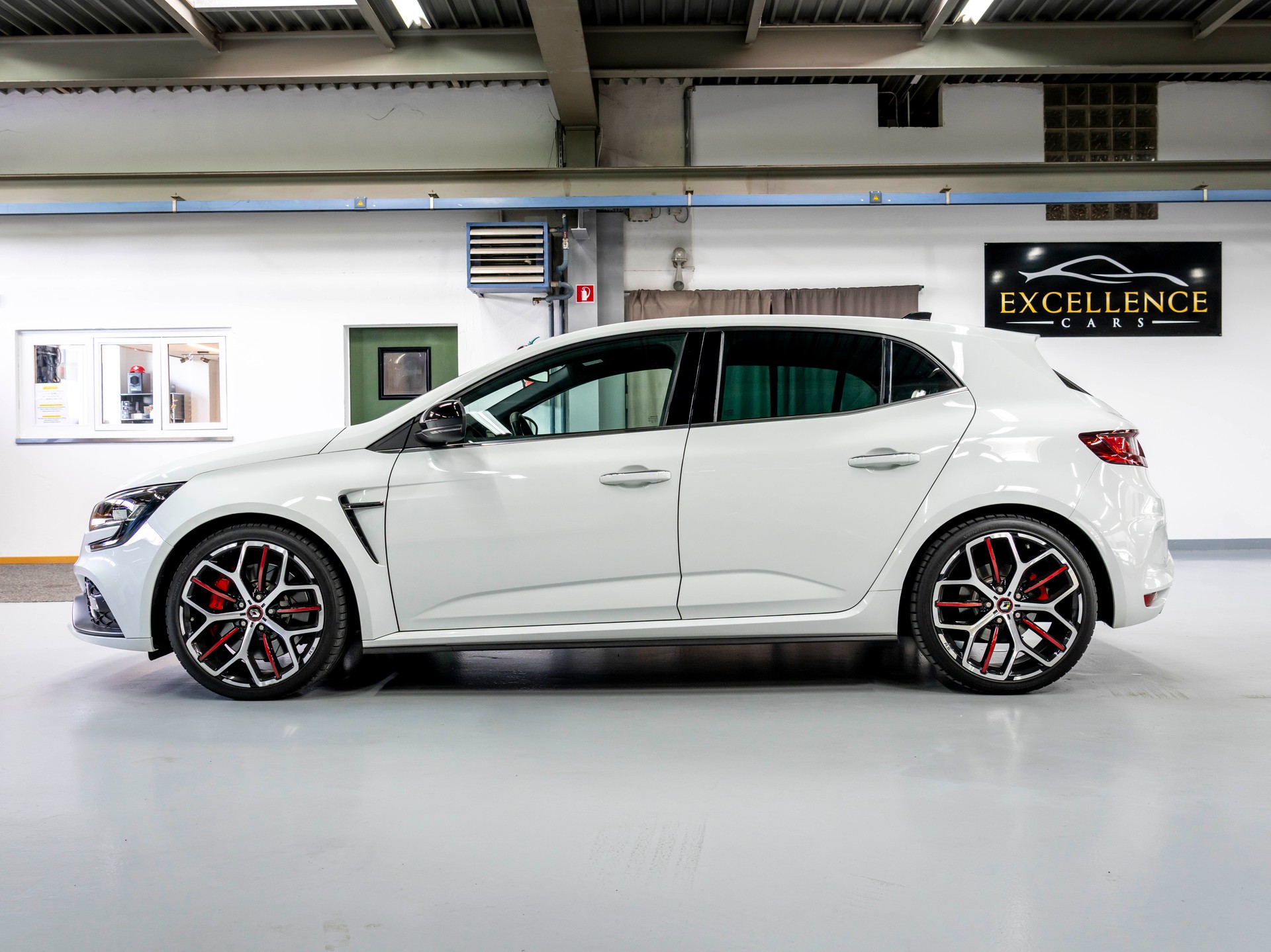RENAULT Mégane Trophy 300-image-3