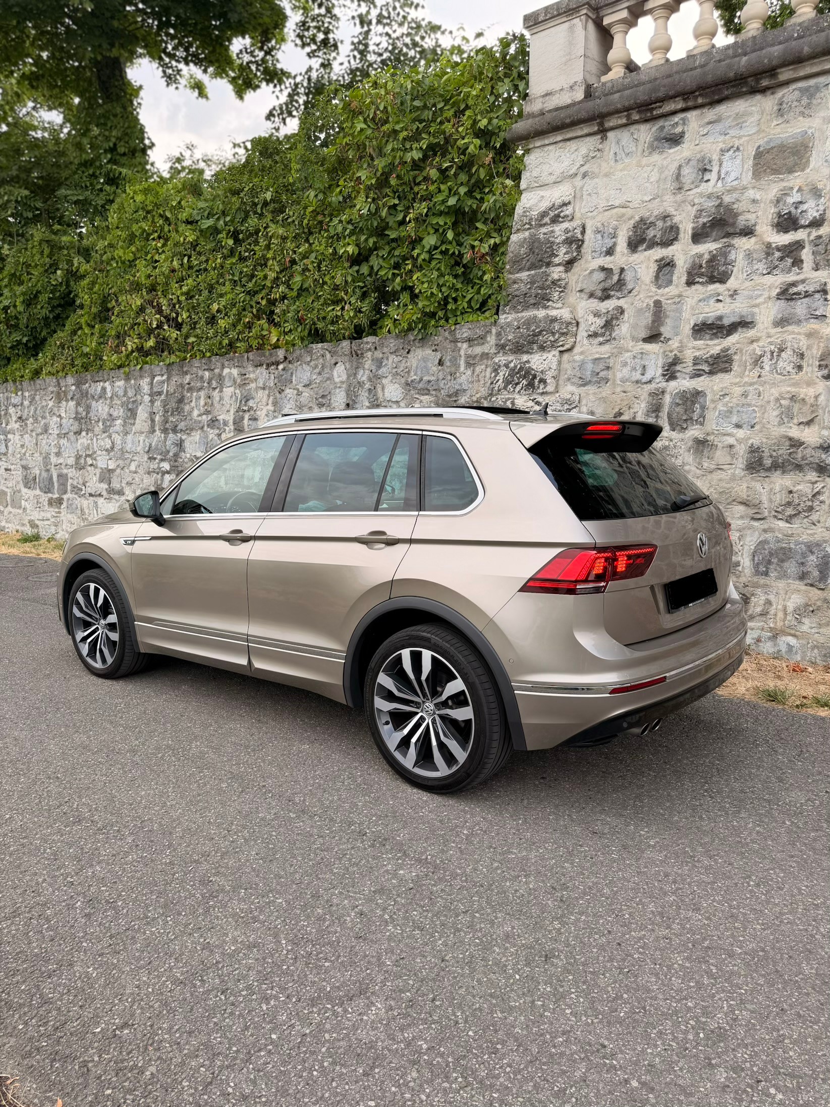 VW Tiguan 2.0TSI Highline 4Motion DSG-image-2