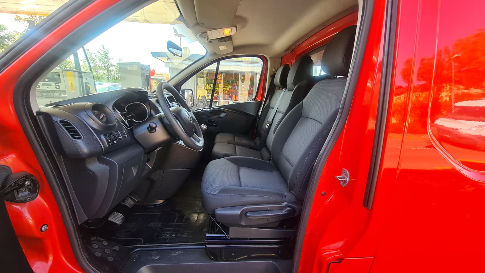 RENAULT Trafic 2.0 Energy dCi 120 3.0t Business L1H1 ** L1H1 ** 3-Plätzer ** Klimaanlage ** Tempomat ** PDC ** Frisch Ab MFK & Service-image-17