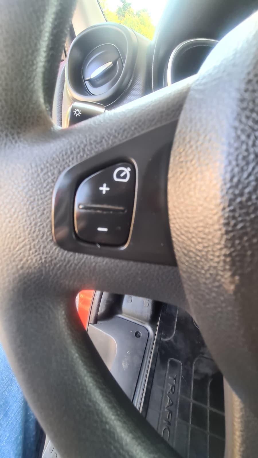 RENAULT Trafic 2.0 Energy dCi 120 3.0t Business L1H1 ** L1H1 ** 3-Plätzer ** Klimaanlage ** Tempomat ** PDC ** Frisch Ab MFK & Service-image-11
