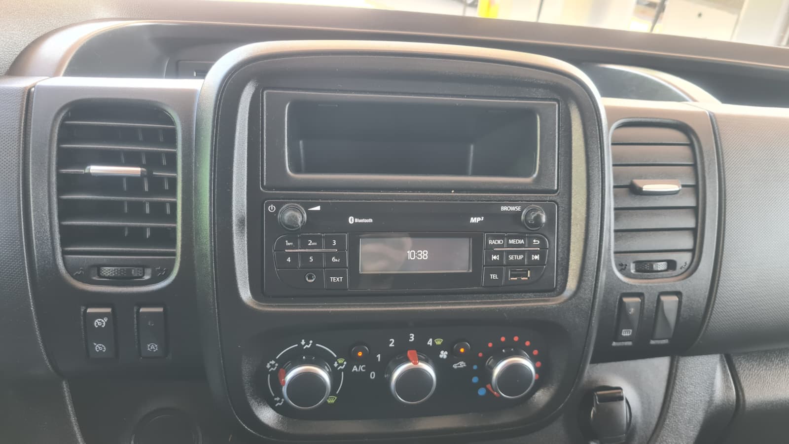RENAULT Trafic 2.0 Energy dCi 120 3.0t Business L1H1 ** L1H1 ** 3-Plätzer ** Klimaanlage ** Tempomat ** PDC ** Frisch Ab MFK & Service-image-13