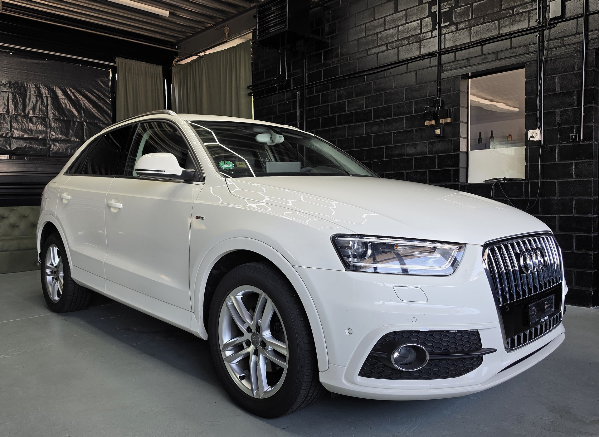 AUDI Q3 2.0 TFSI quattro S-Tronic-image-0