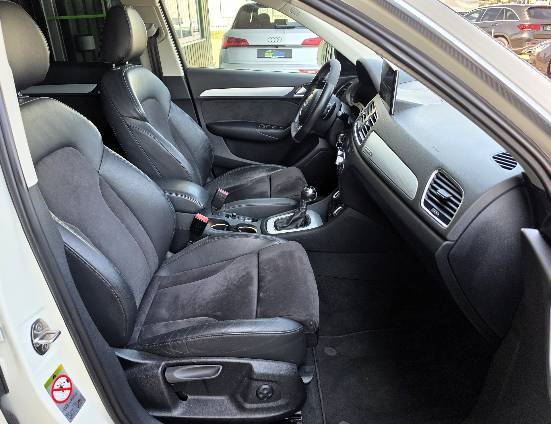AUDI Q3 2.0 TFSI quattro S-Tronic-image-4