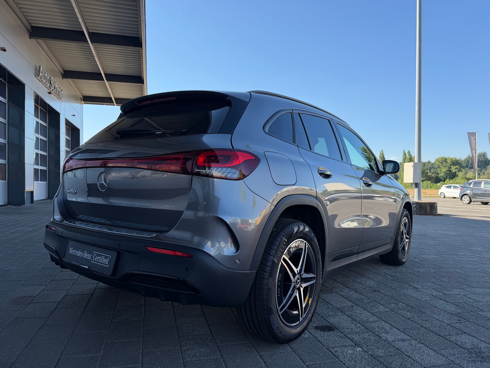MERCEDES-BENZ EQA 250 AMG Line-image-1