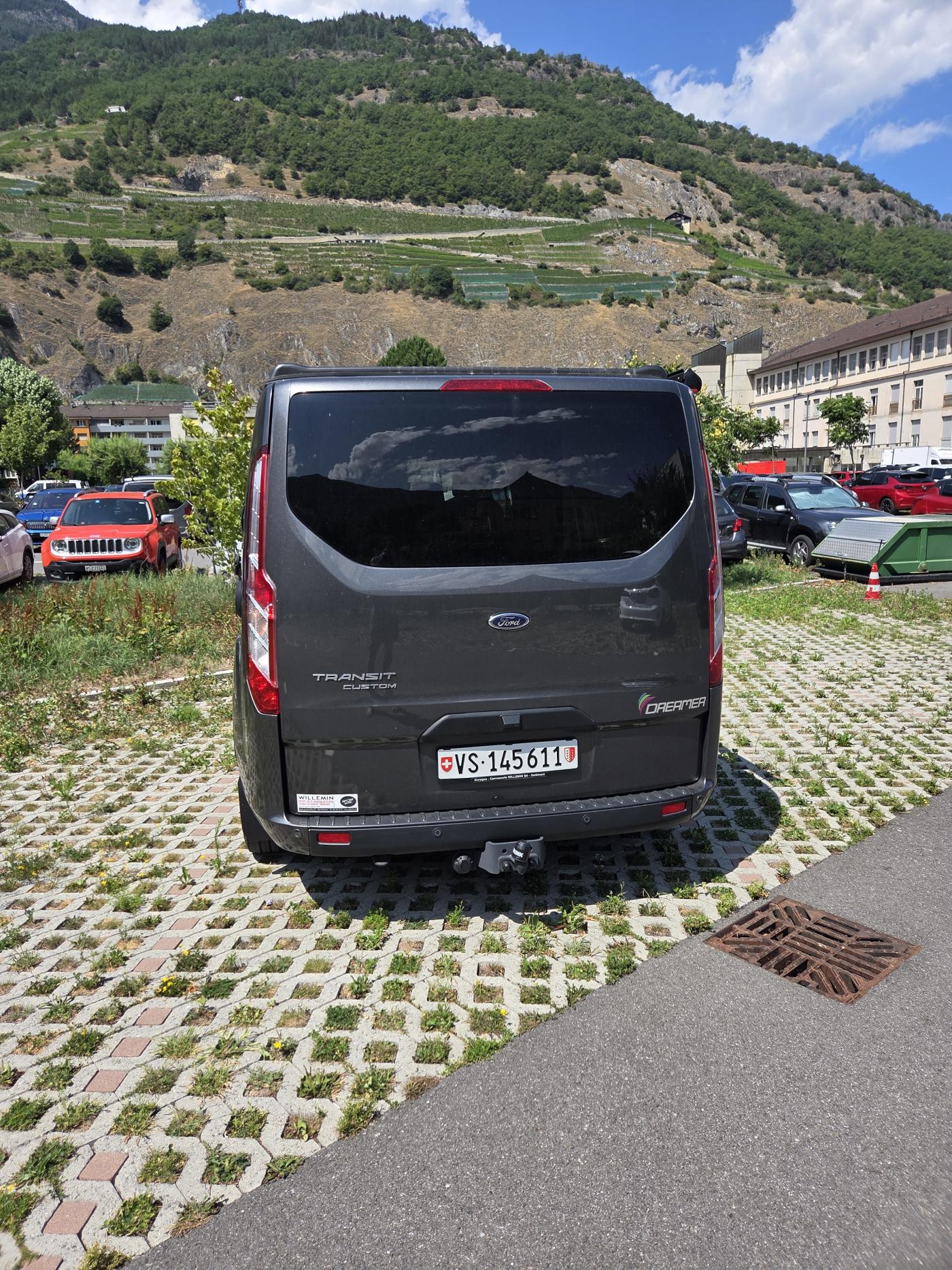 FORD TRANSIT CUSTOM Cap Land Dreamer Van 300 L2H1 Trend A-image-3