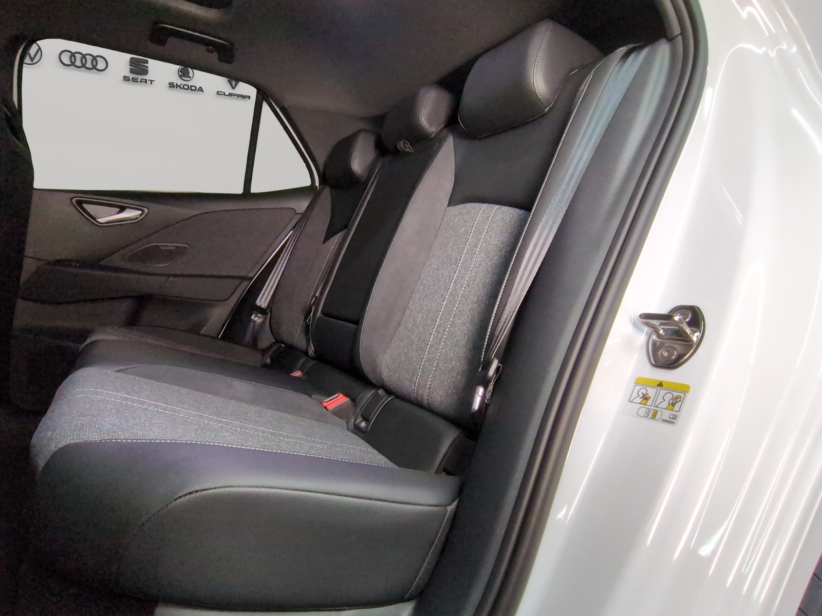 VW ID.3 Neo 79 kWh 231 PS Style-image-8