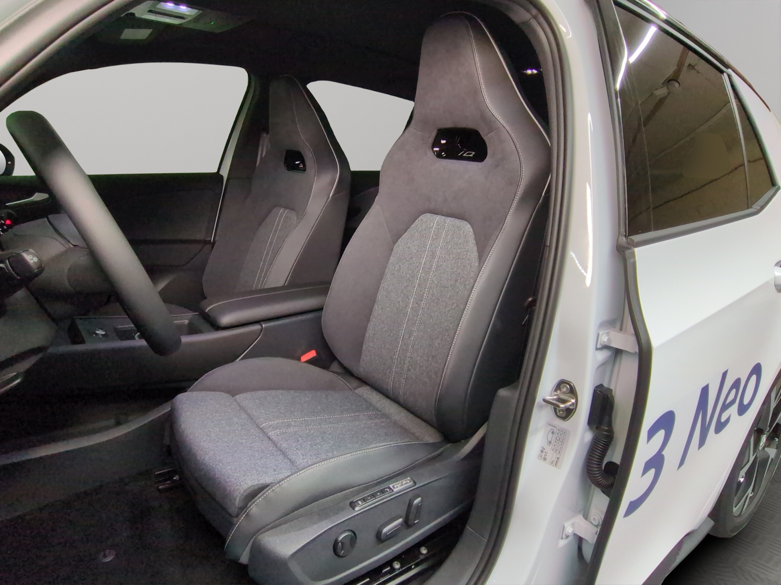 VW ID.3 Neo 79 kWh 231 PS Style-image-5