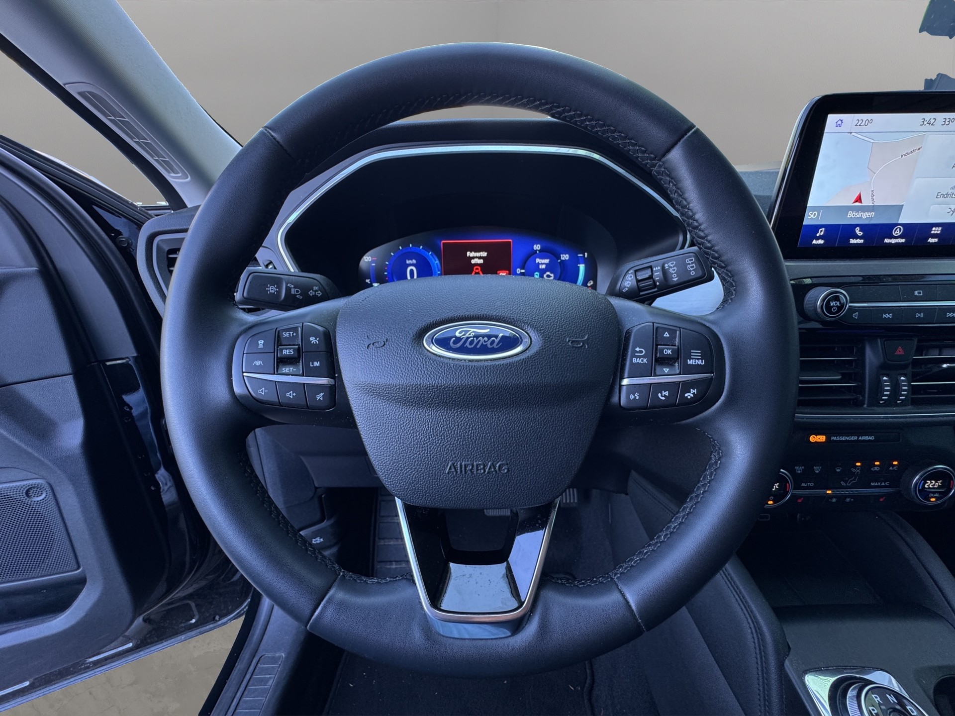 FORD Kuga 2.5 FHEV Titanium X 4WD-image-9
