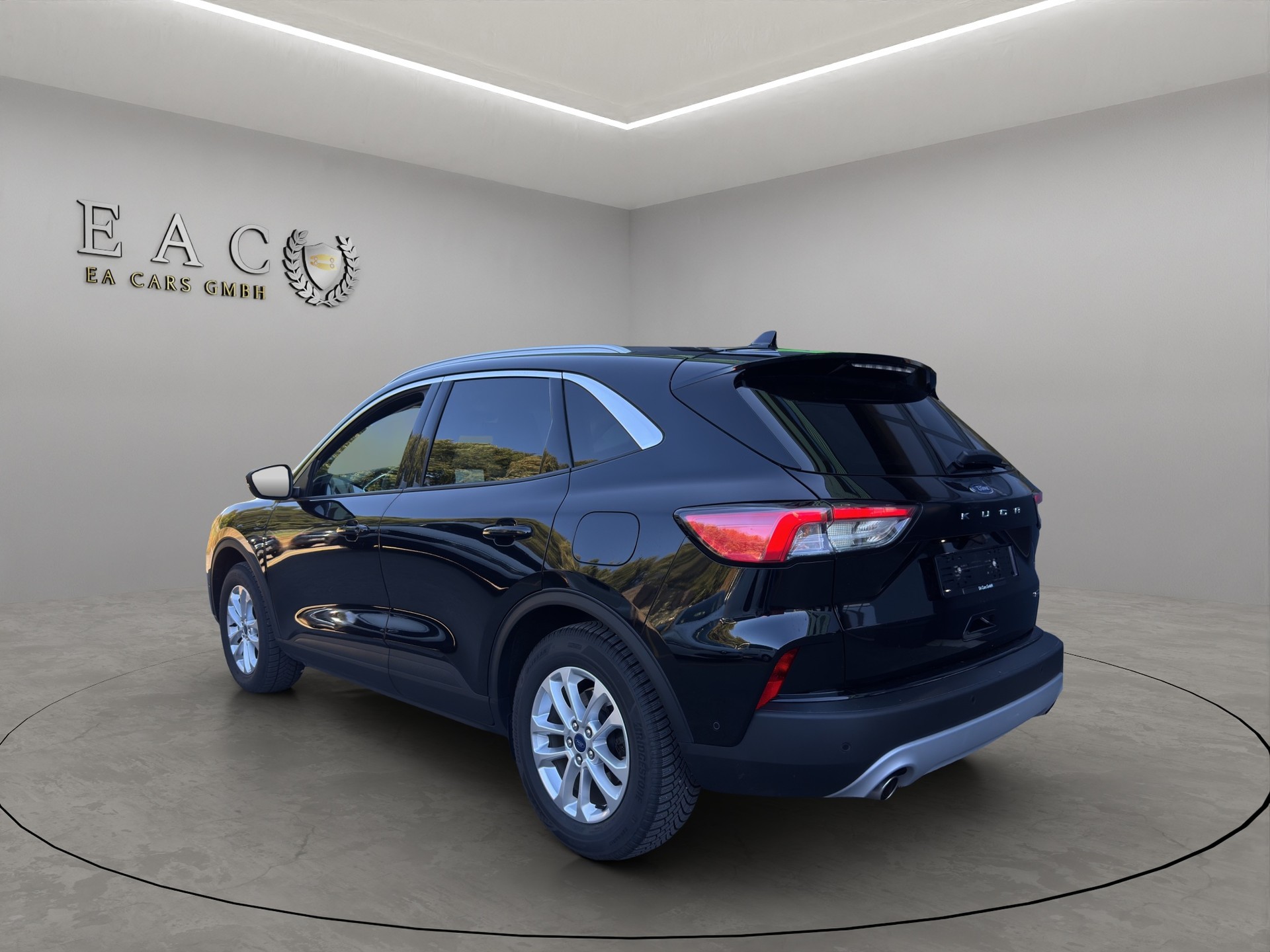 FORD Kuga 2.5 FHEV Titanium X 4WD-image-2