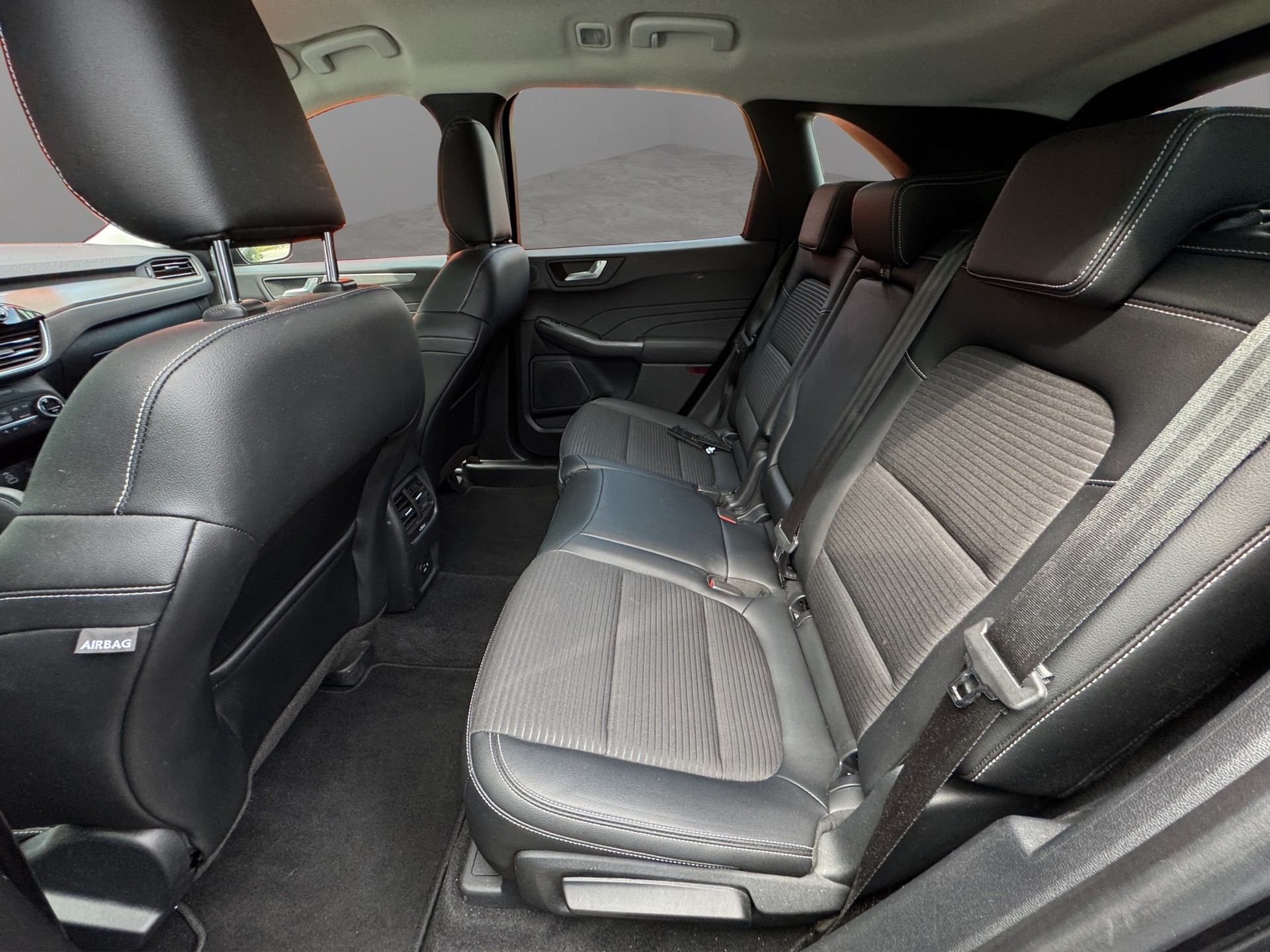 FORD Kuga 2.5 FHEV Titanium X 4WD-image-12