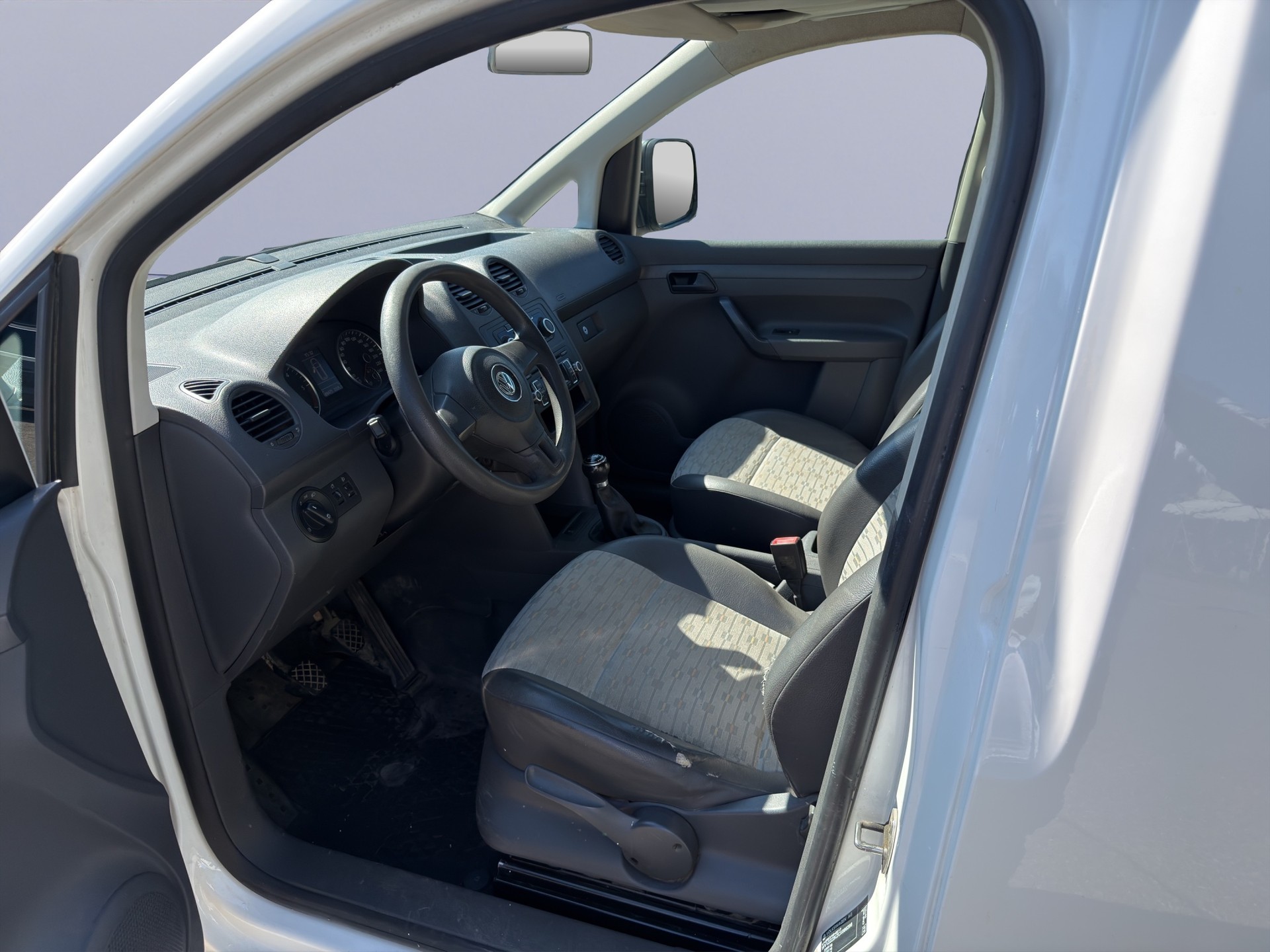 VW Caddy Maxi 2.0 TDI 4Motion-image-11