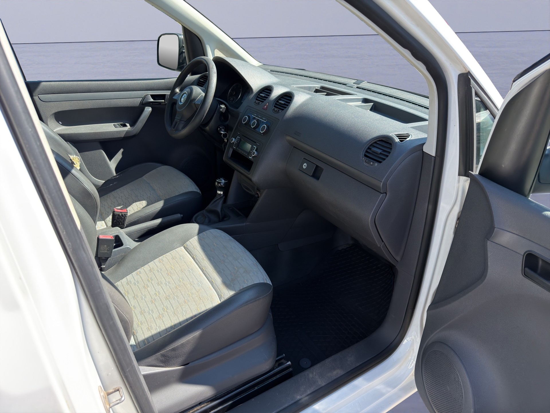 VW Caddy Maxi 2.0 TDI 4Motion-image-13
