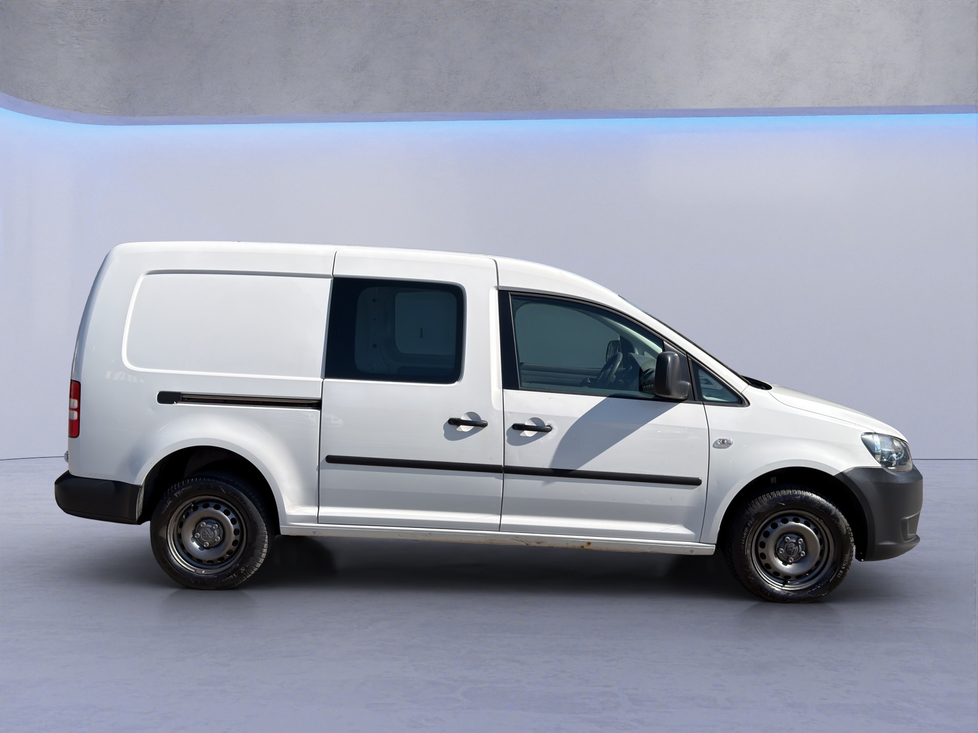 VW Caddy Maxi 2.0 TDI 4Motion-image-7