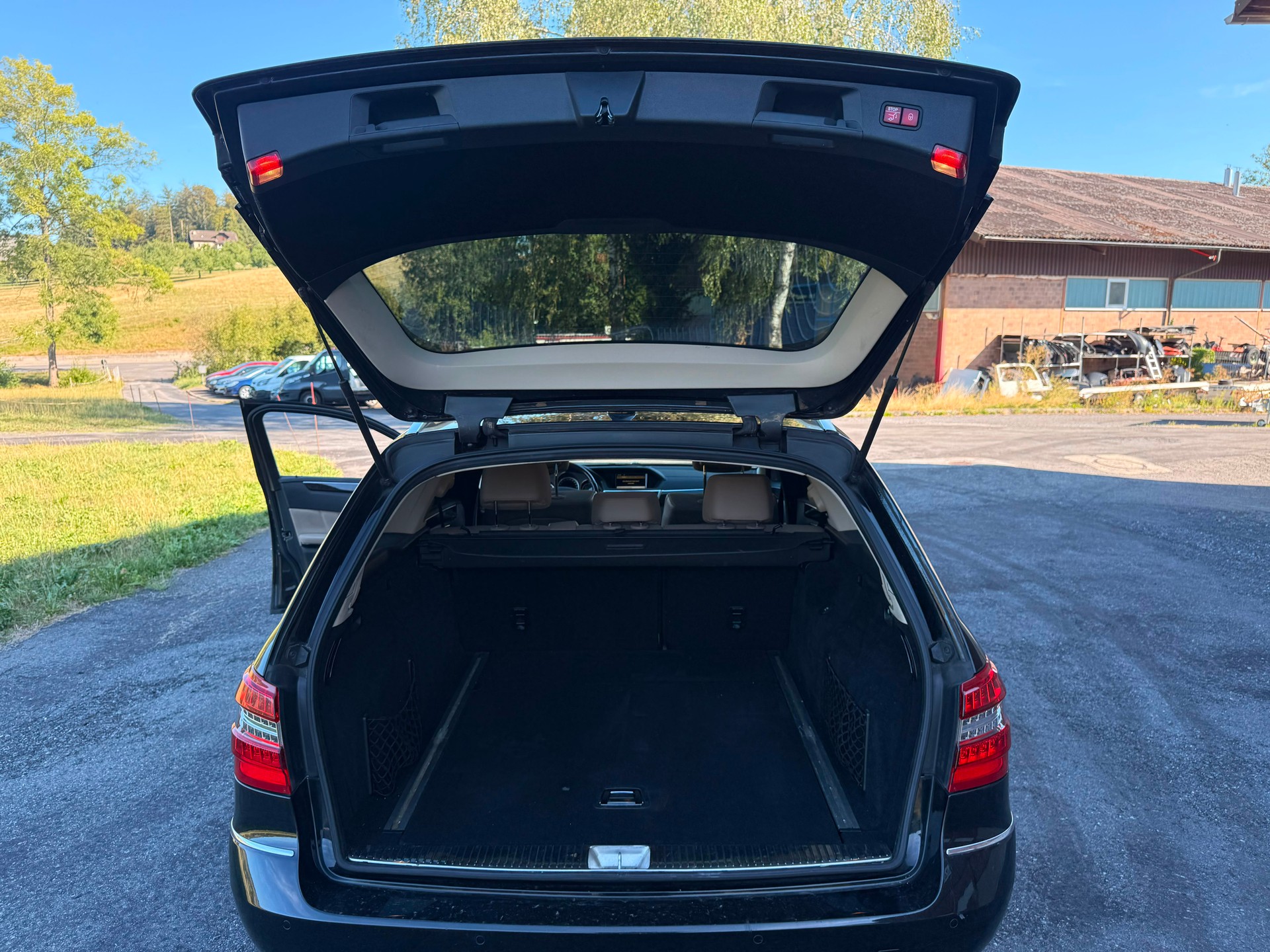 MERCEDES-BENZ E 350 CDI BlueEff. Avantgarde 4Matic 7G-Tronic-image-11