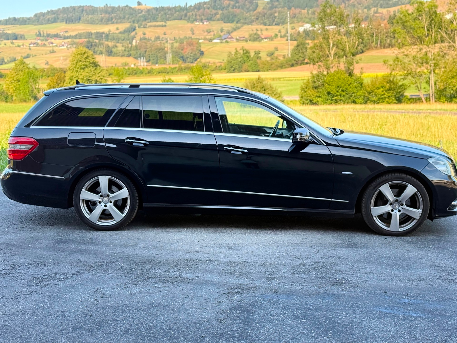 MERCEDES-BENZ E 350 CDI BlueEff. Avantgarde 4Matic 7G-Tronic-image-6