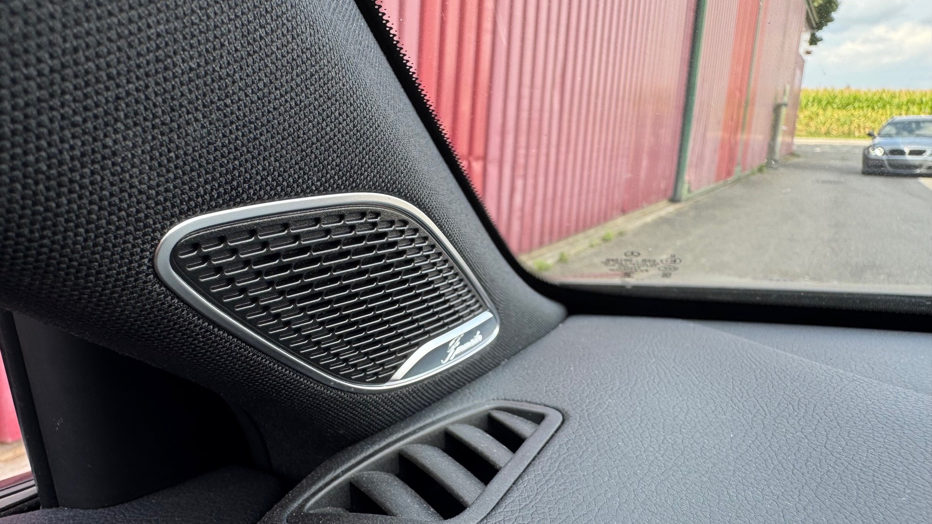 MERCEDES-BENZ A 200 AMG Line 7G-DCT-image-15