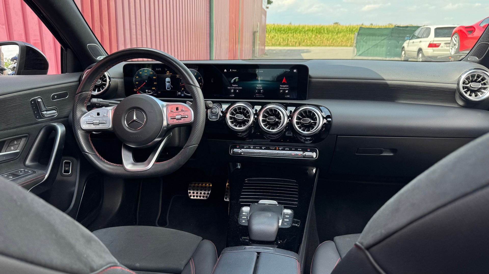 MERCEDES-BENZ A 200 AMG Line 7G-DCT-image-10