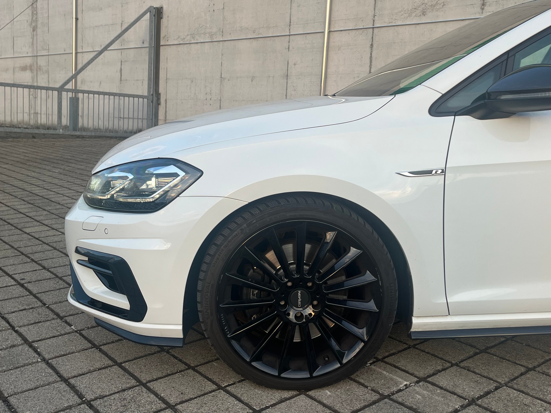 VW Golf 2.0 TSI R 4Motion DSG-image-12