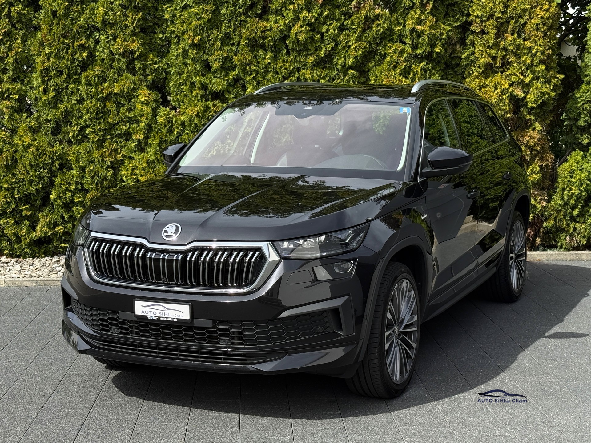 SKODA Kodiaq 2.0 TDI CR L&K 4x4 DSG / 1.Hand / AHK-image-0