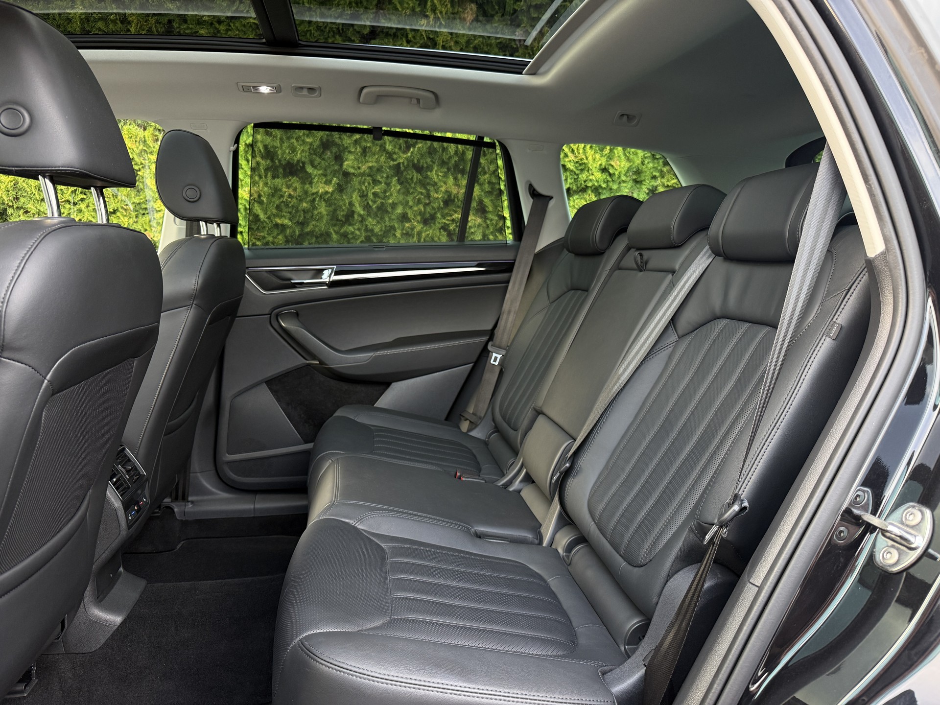 SKODA Kodiaq 2.0 TDI CR L&K 4x4 DSG / 1.Hand / AHK-image-20