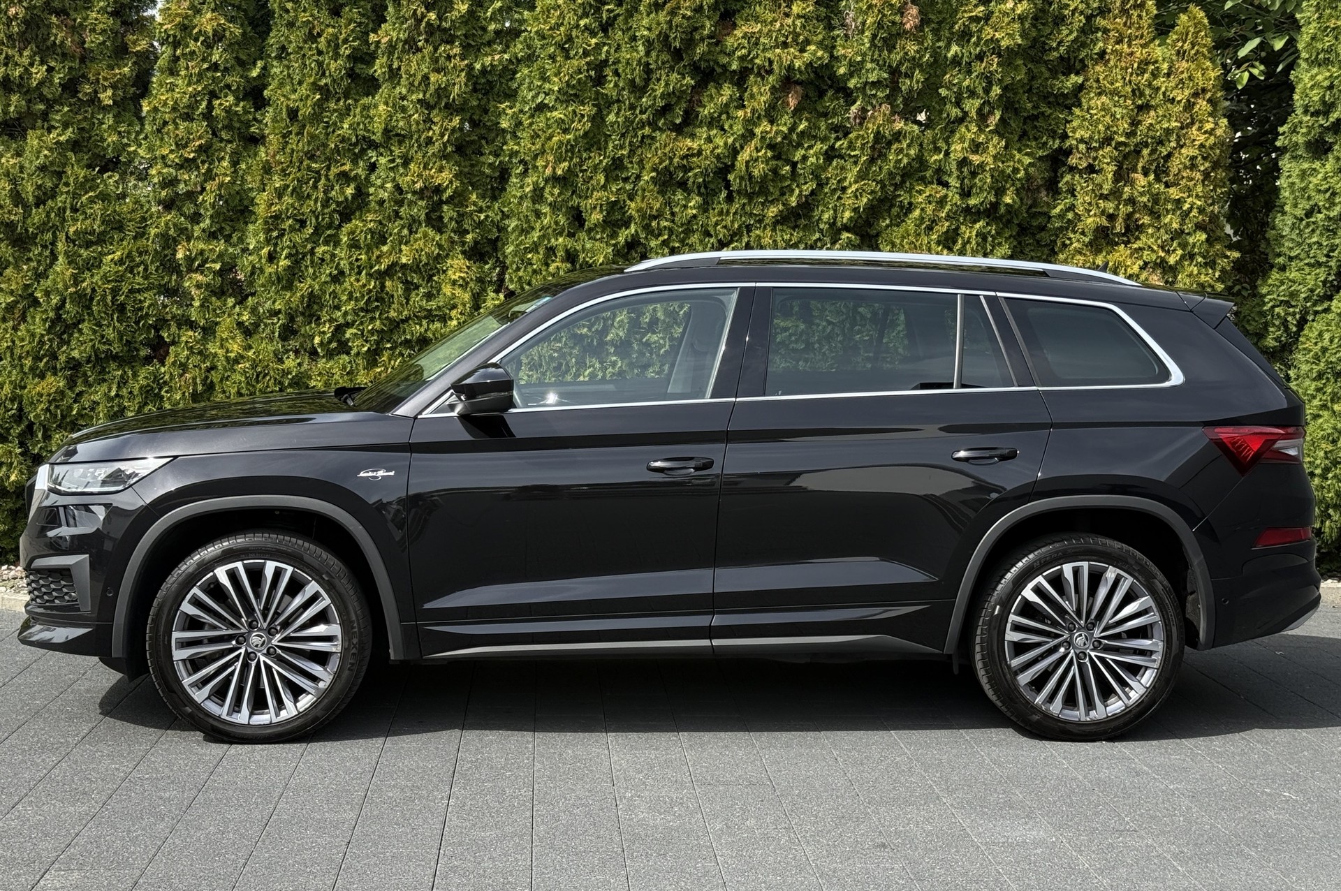 SKODA Kodiaq 2.0 TDI CR L&K 4x4 DSG / 1.Hand / AHK-image-6