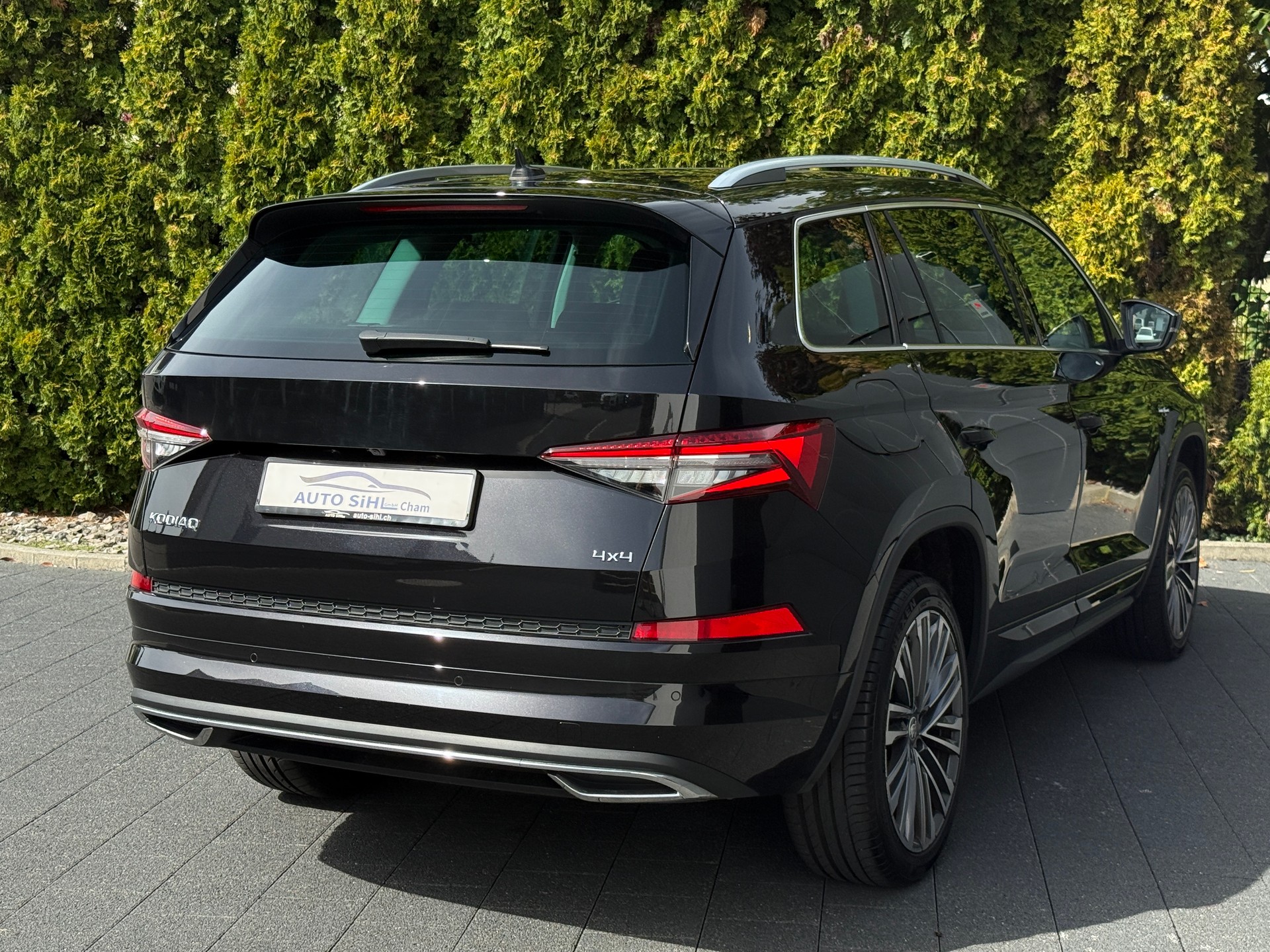 SKODA Kodiaq 2.0 TDI CR L&K 4x4 DSG / 1.Hand / AHK-image-15