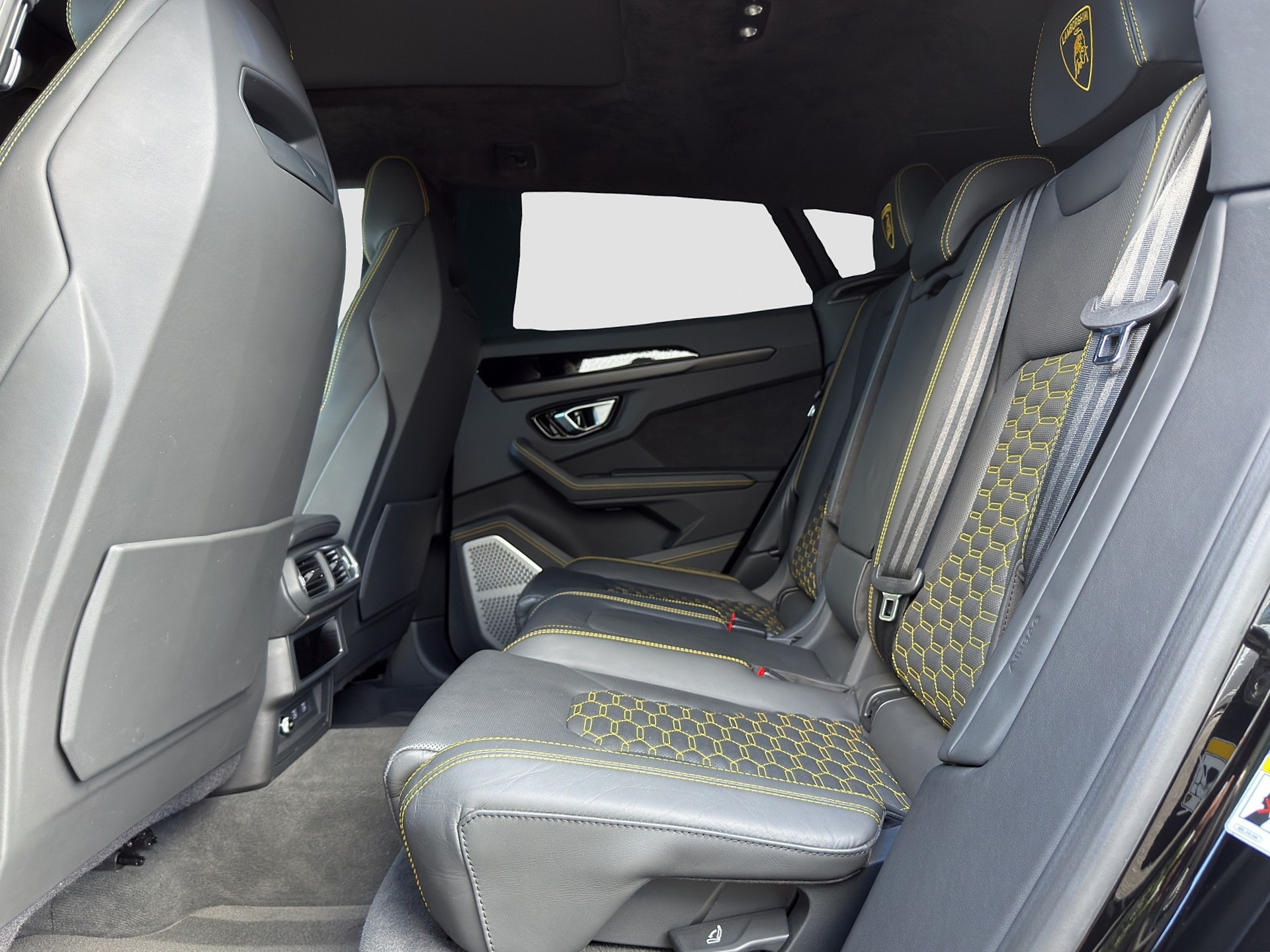 LAMBORGHINI Urus S E-Gear-image-6