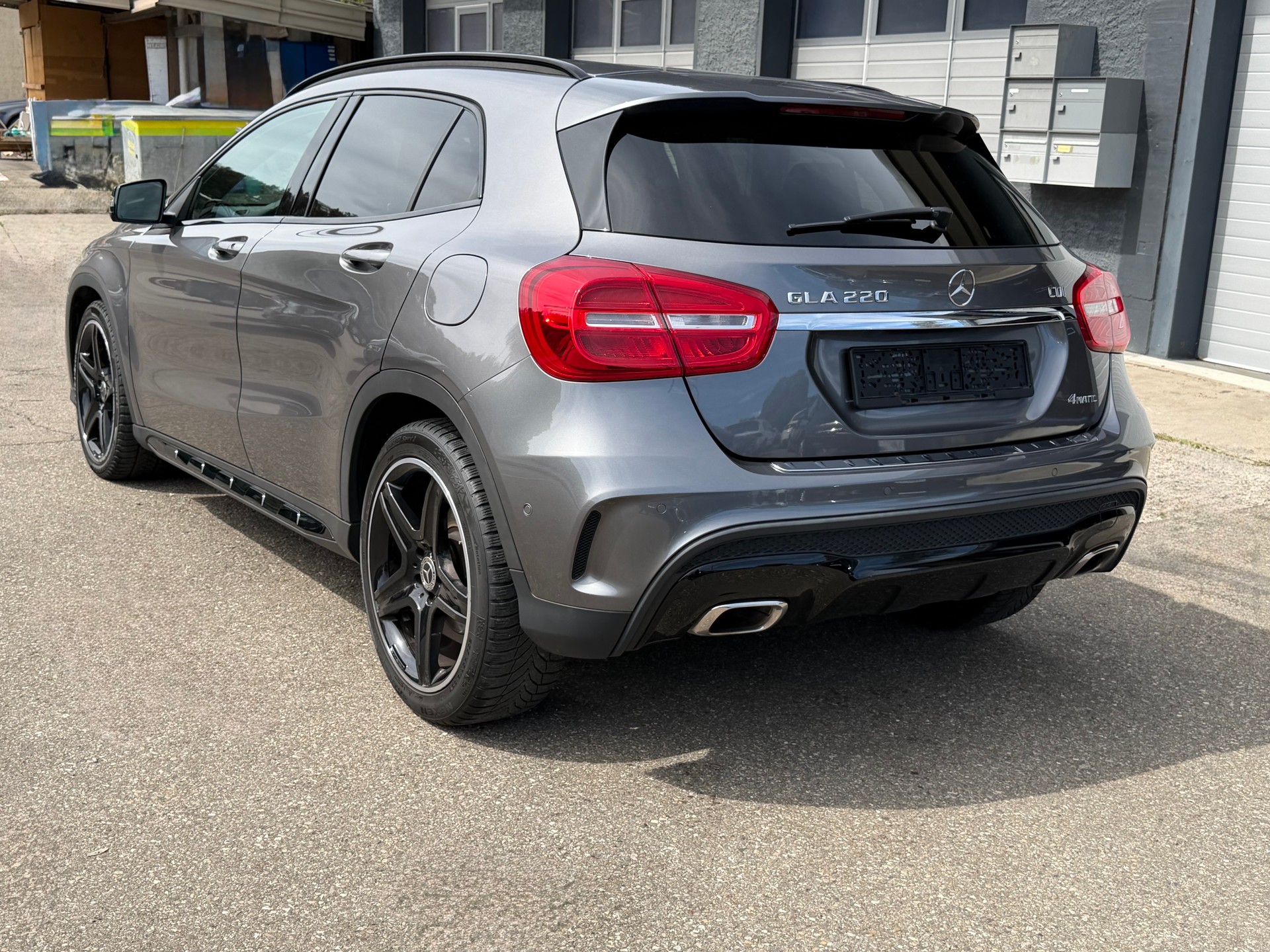 MERCEDES-BENZ GLA 220 CDI AMG Line 4Matic 7G-DCT-image-3