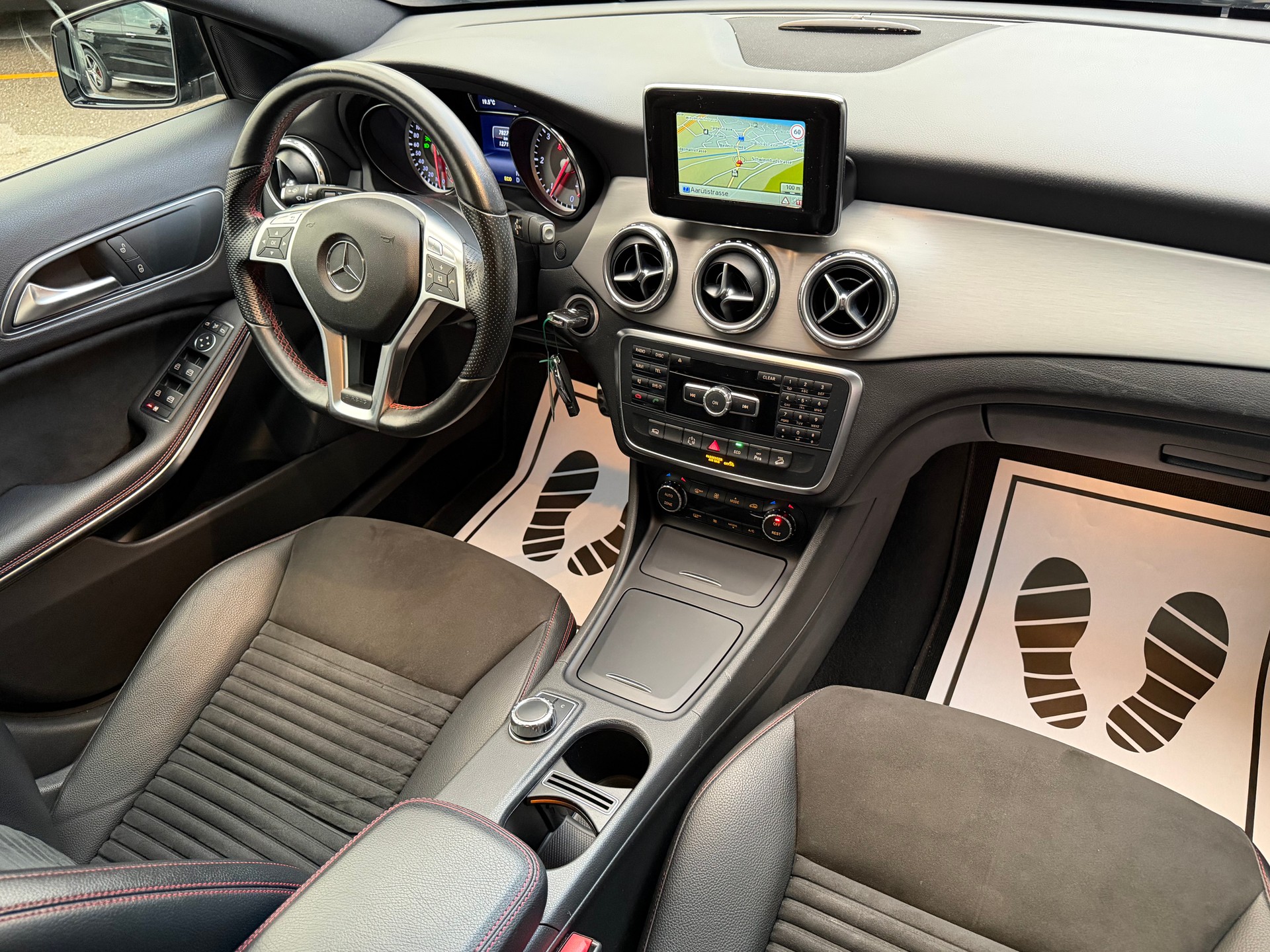 MERCEDES-BENZ GLA 220 CDI AMG Line 4Matic 7G-DCT-image-12