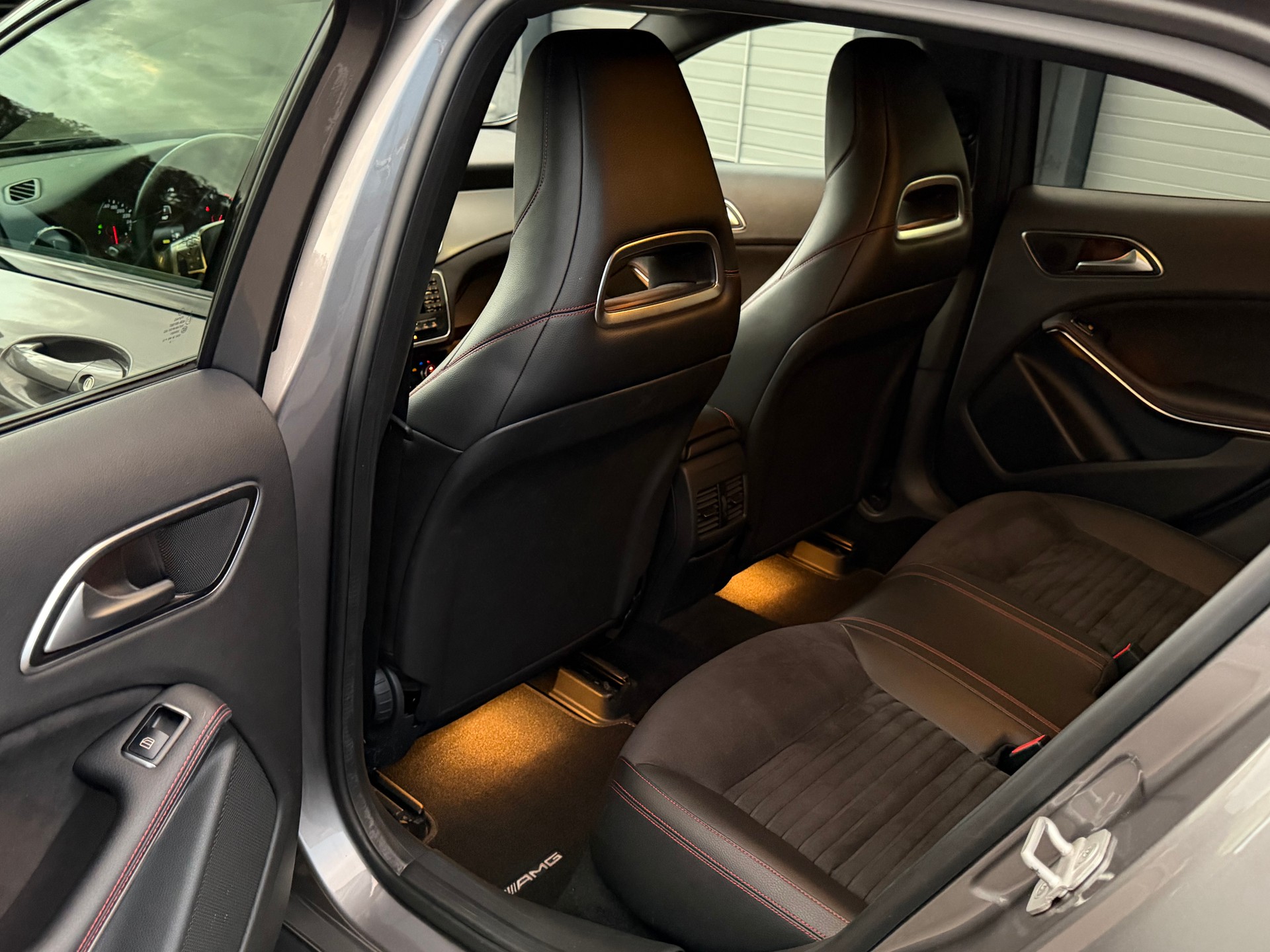 MERCEDES-BENZ GLA 220 CDI AMG Line 4Matic 7G-DCT-image-14