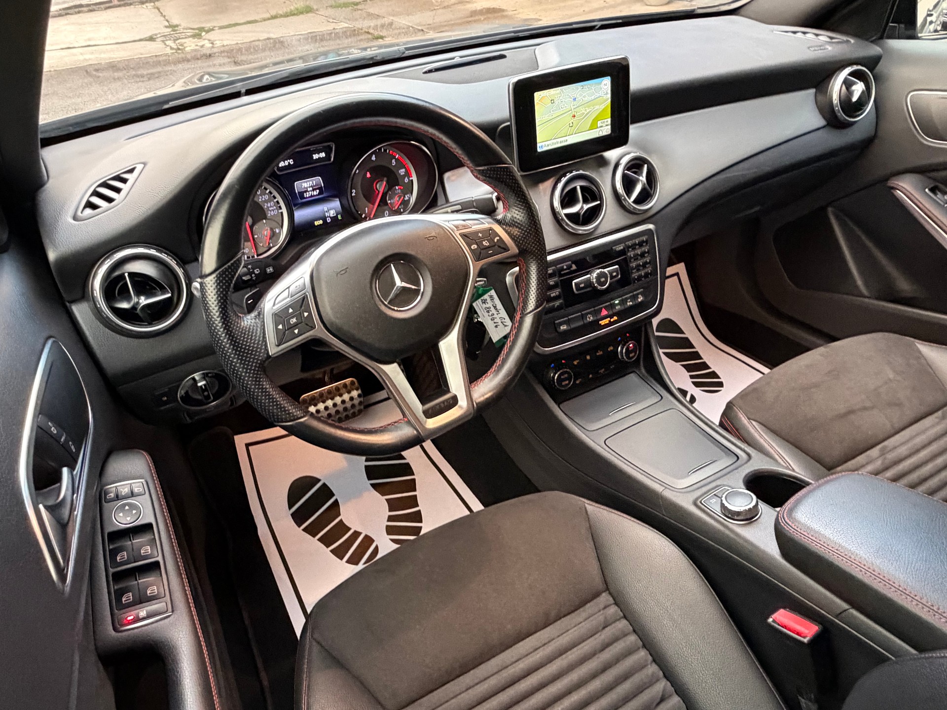 MERCEDES-BENZ GLA 220 CDI AMG Line 4Matic 7G-DCT-image-9