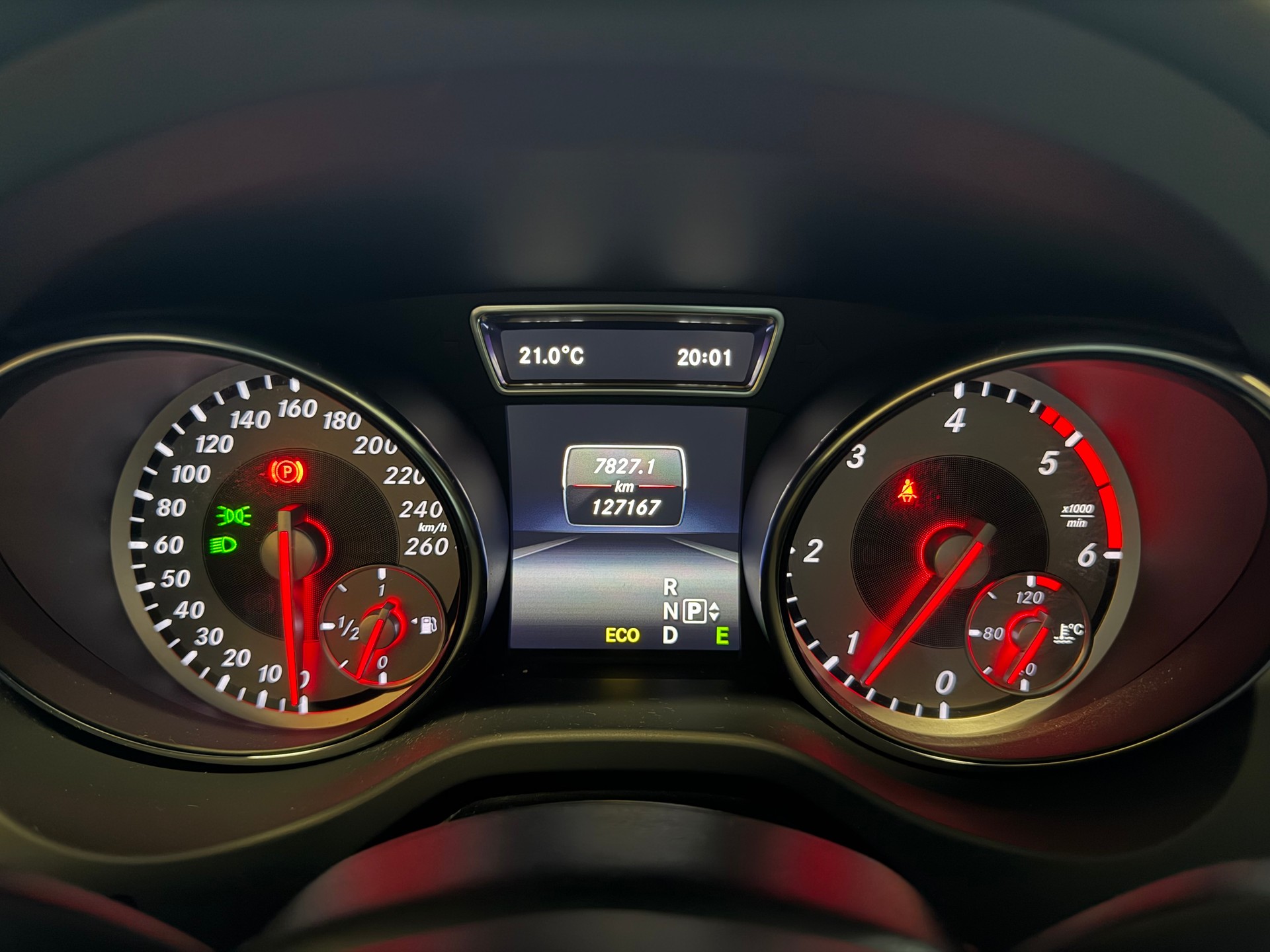 MERCEDES-BENZ GLA 220 CDI AMG Line 4Matic 7G-DCT-image-15