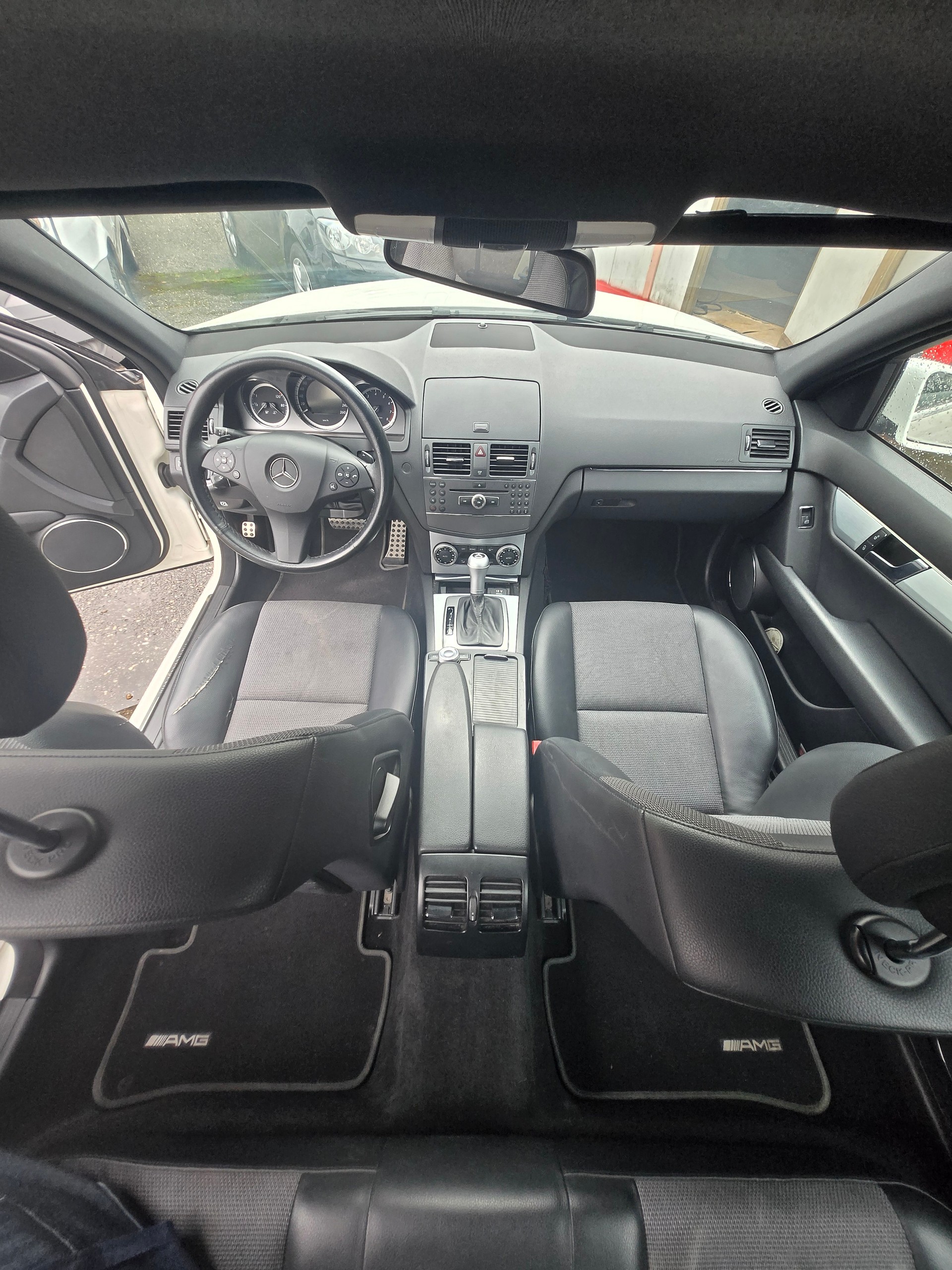 MERCEDES-BENZ C 180 Kompressor BlueEfficiency White Star-image-9