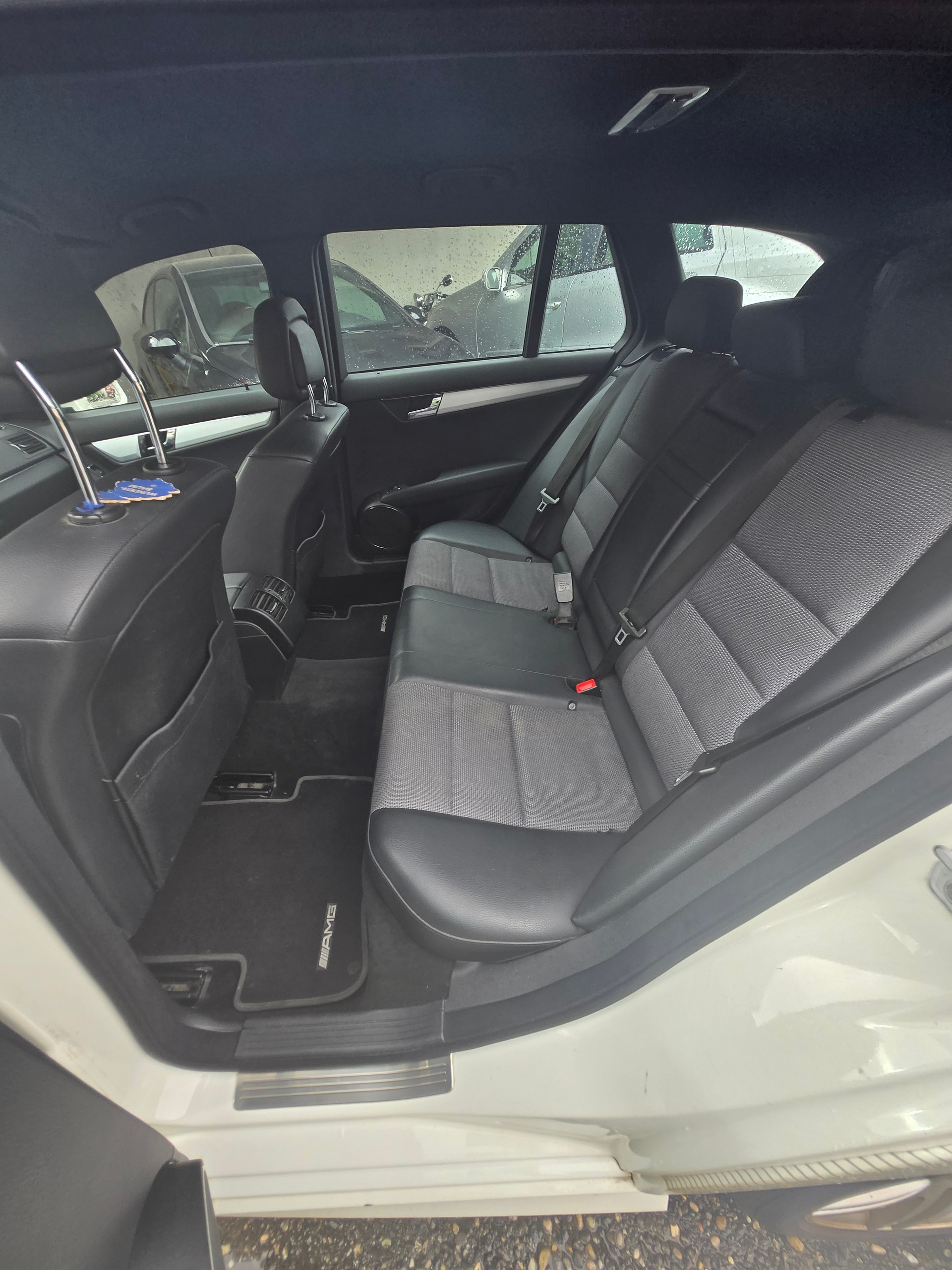 MERCEDES-BENZ C 180 Kompressor BlueEfficiency White Star-image-15