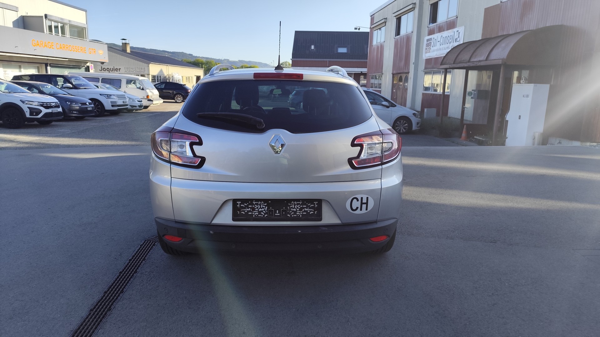 RENAULT Mégane Grandtour 1.2 16V Turbo Limited EDC-image-4