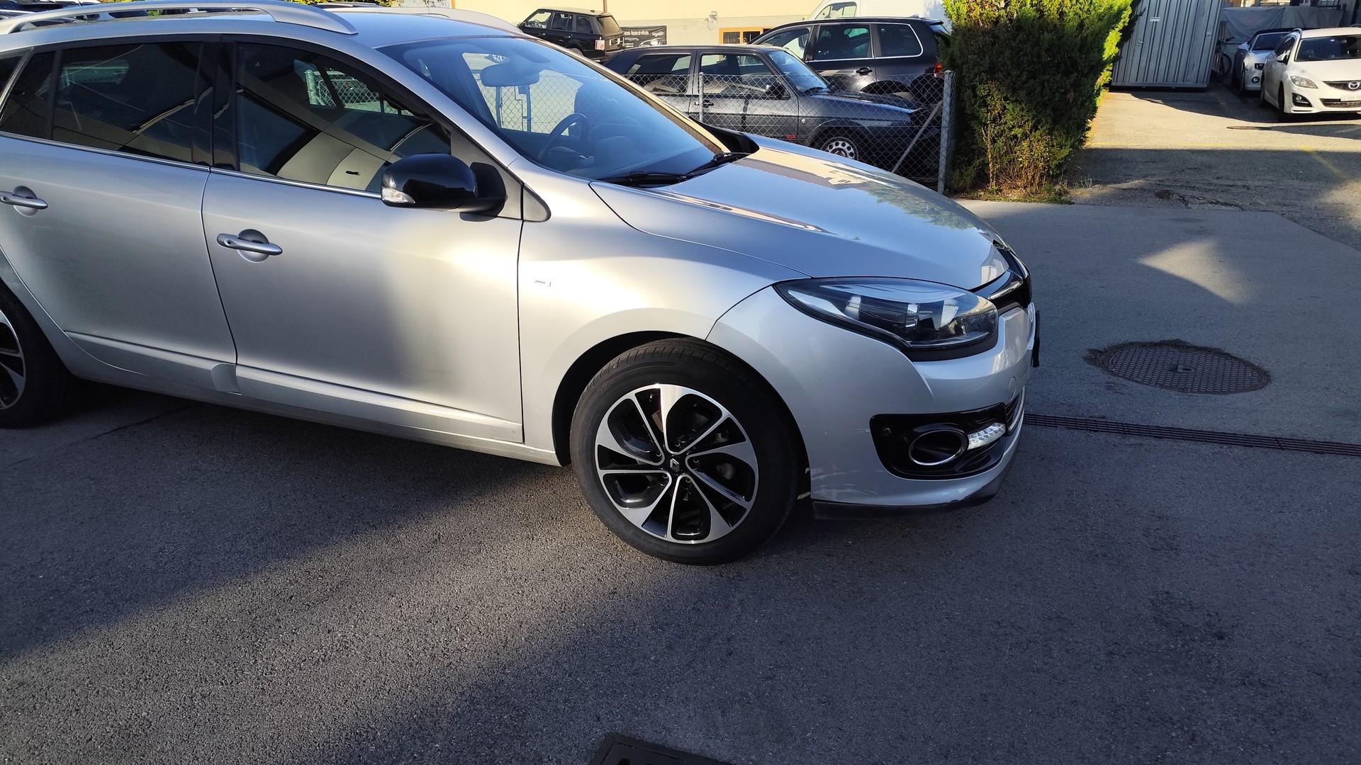 RENAULT Mégane Grandtour 1.2 16V Turbo Limited EDC-image-2