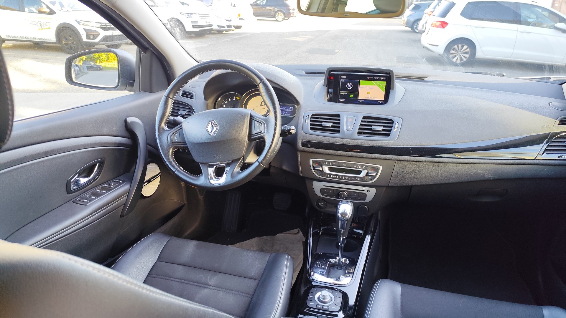 RENAULT Mégane Grandtour 1.2 16V Turbo Limited EDC-image-10