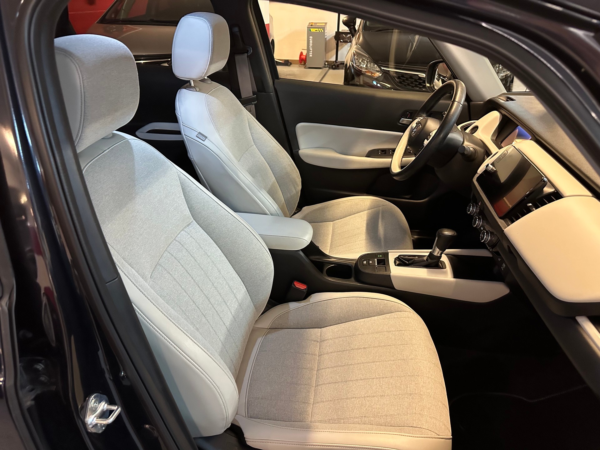 HONDA Jazz 1.5i-MMD Elegance E-CVT-image-6