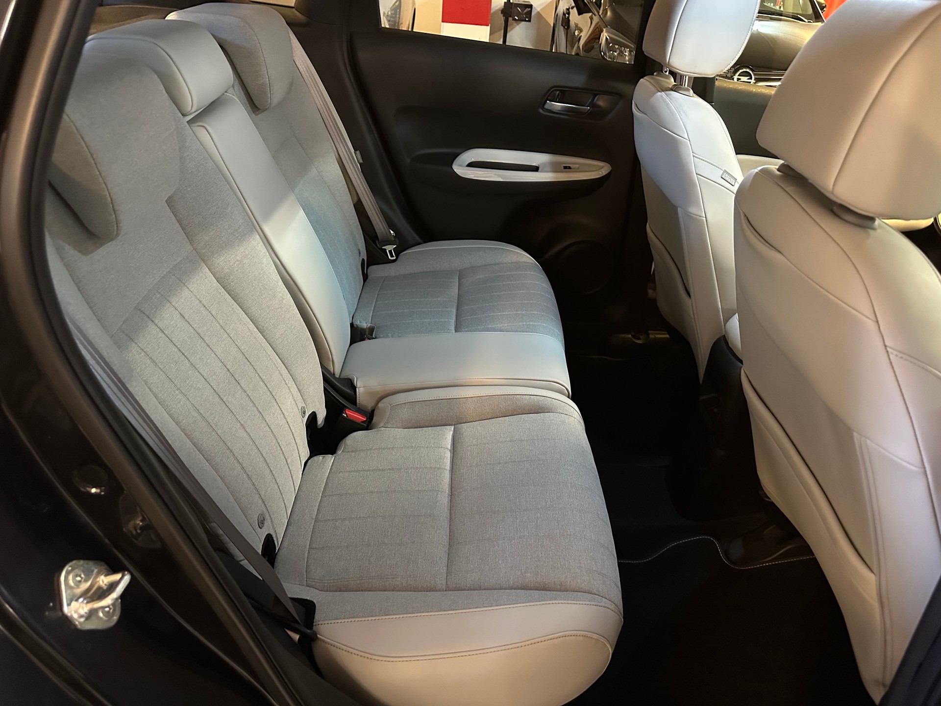 HONDA Jazz 1.5i-MMD Elegance E-CVT-image-8