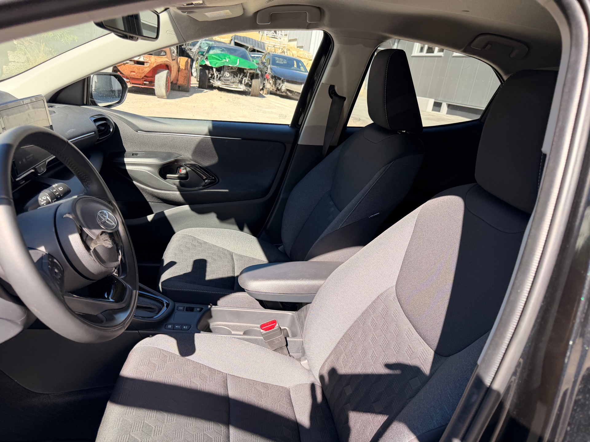 TOYOTA Yaris 1.5 Sport e-CVT-image-8