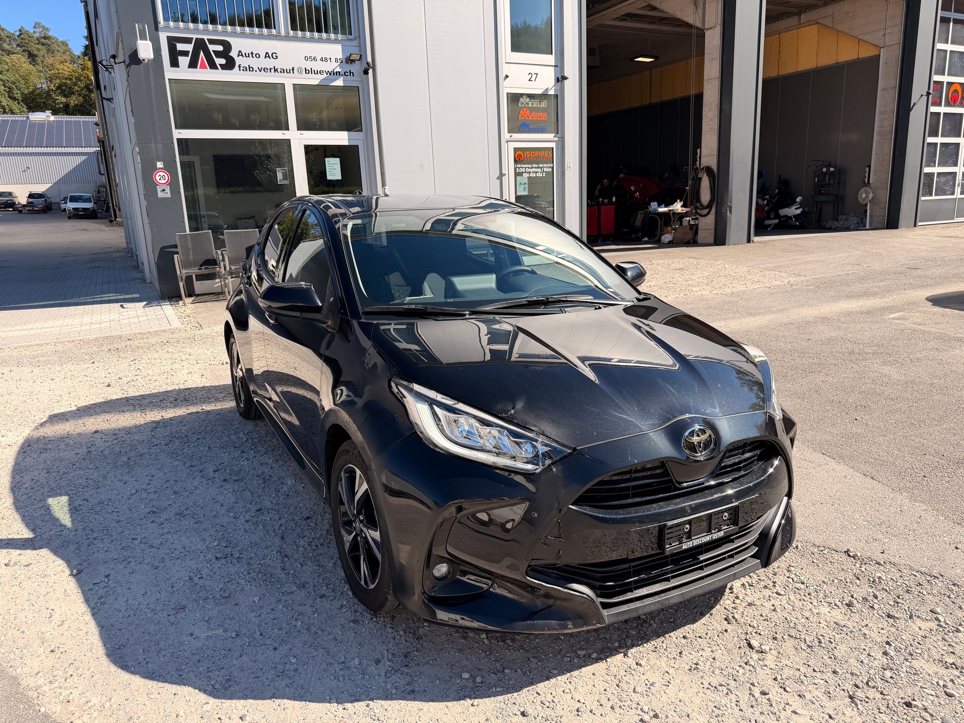 TOYOTA Yaris 1.5 Sport e-CVT-image-1