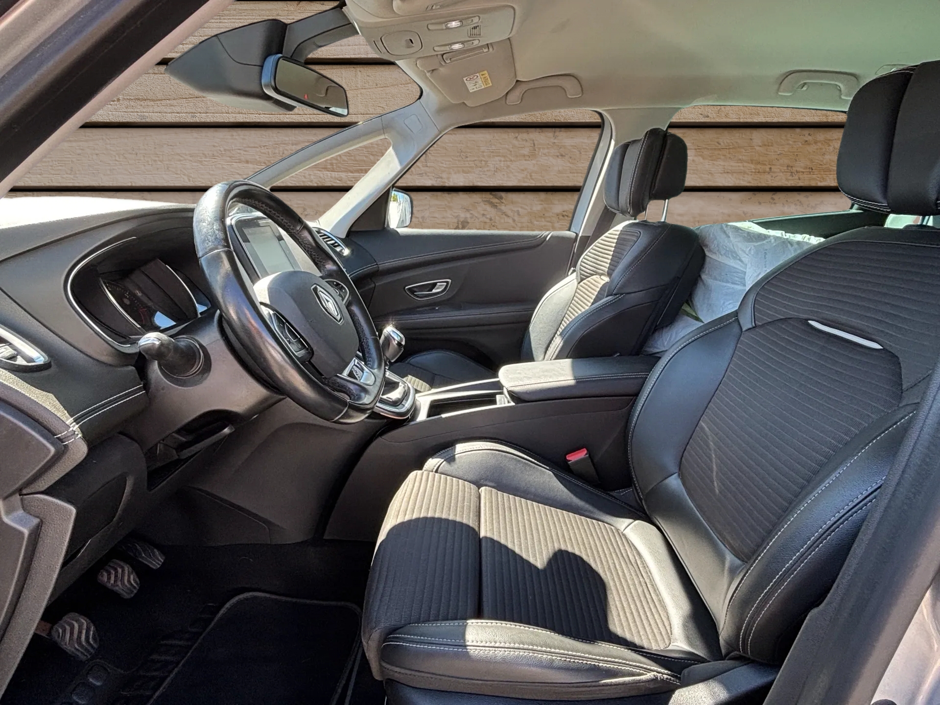 RENAULT Scénic 1.2 16V Turbo Bose-image-7